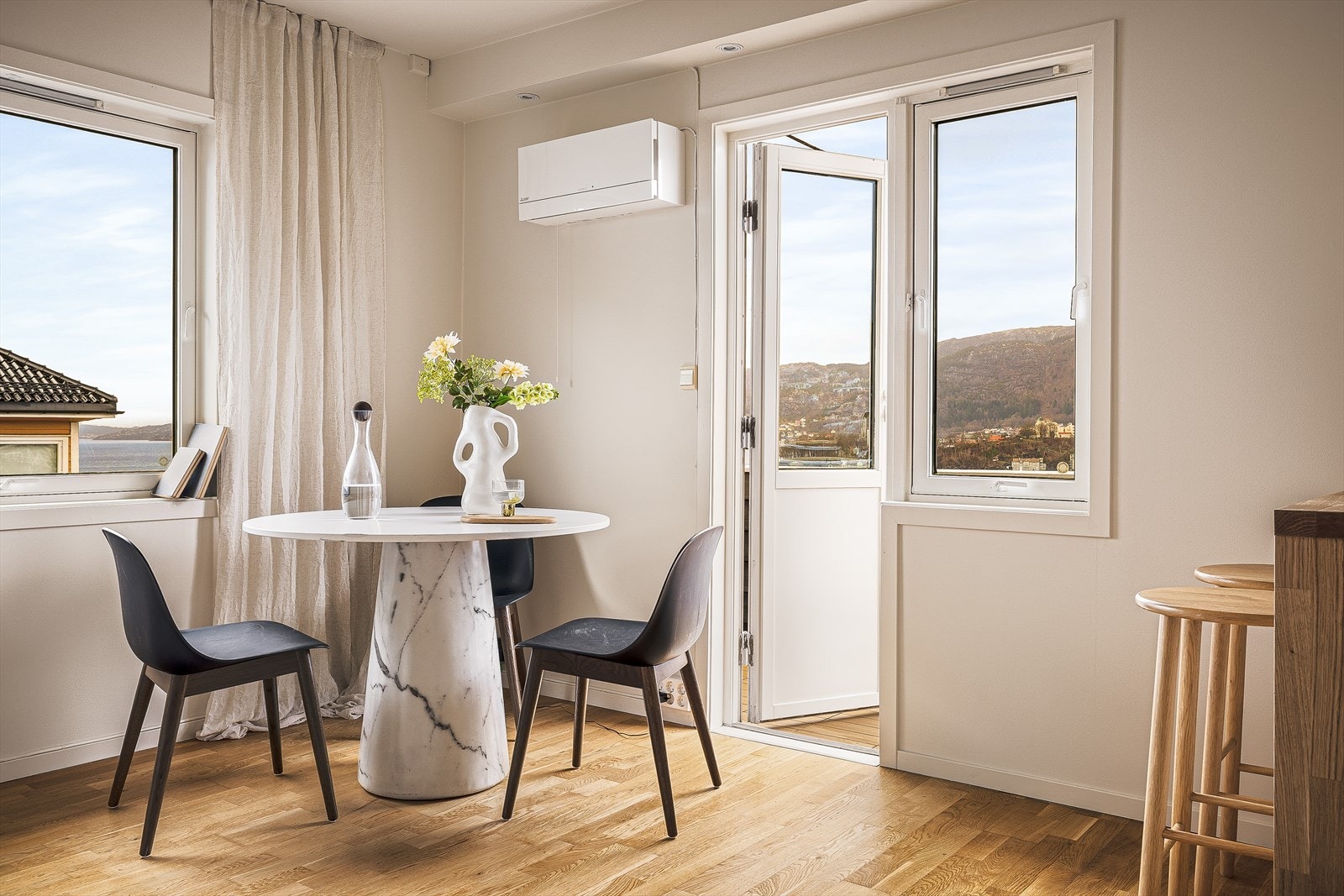 Montert romventilator i 2024. Galleribilde