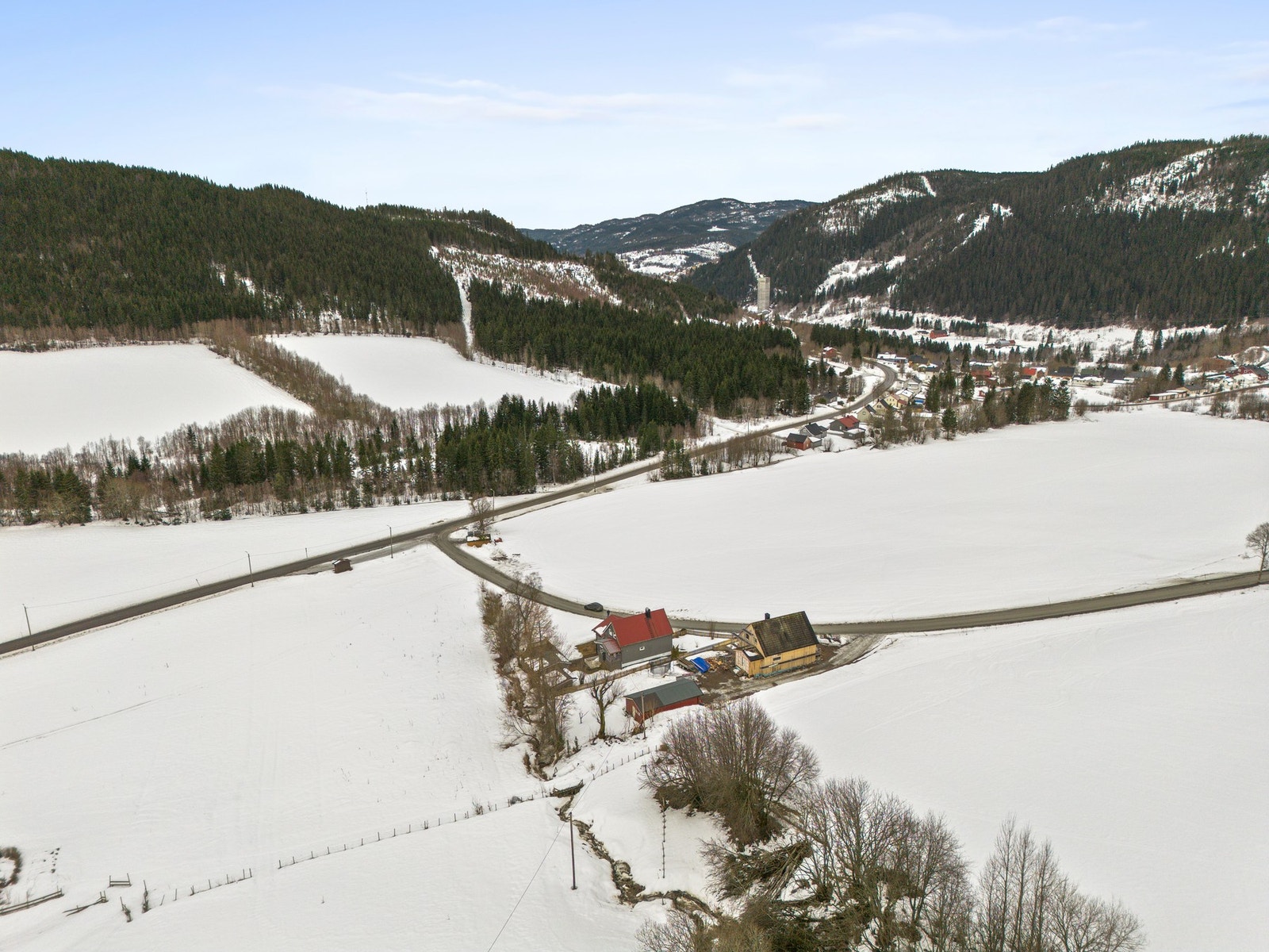 Attraktiv enebolig med landlig og fredelig beliggenhet i et trygt og etablert område. Galleribilde