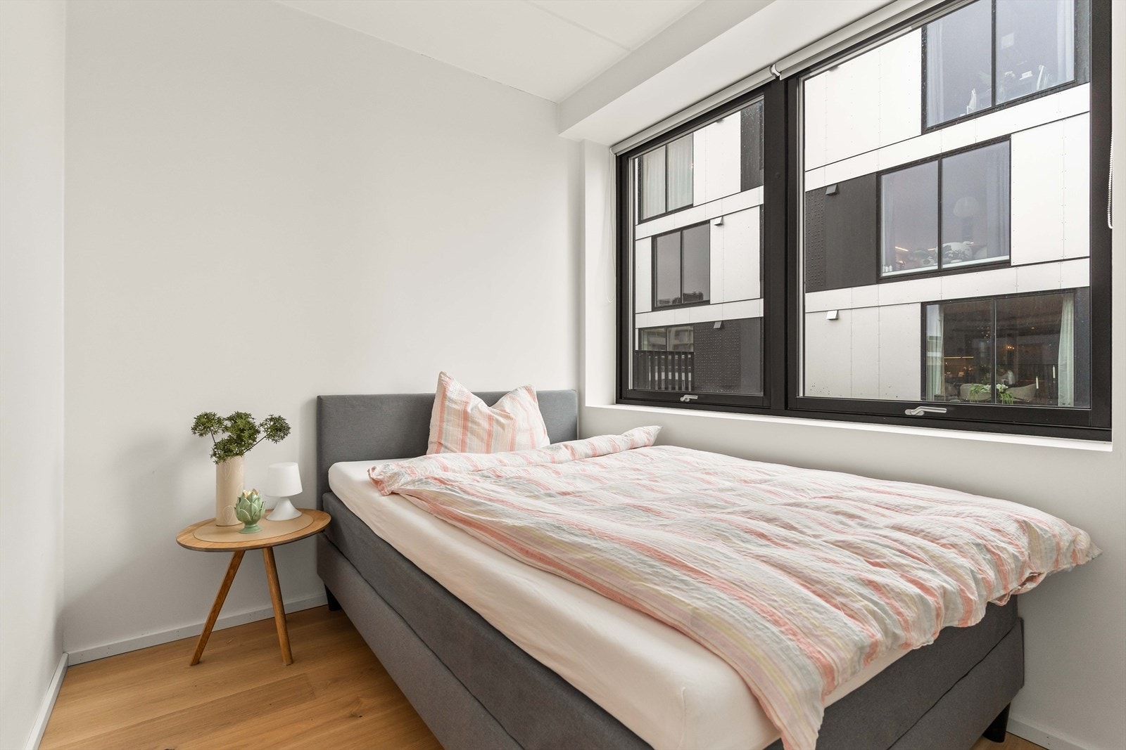 Det andre soverommet egner seg godt som barnerom, gjesterom eller kontor. Galleribilde