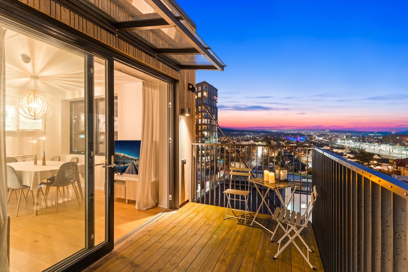 Veronica Melsnes v/ DNB Eiendom ønsker velkommen til Sørumsgata 1C! En ny og stilren 3-roms hjørneleilighet fra 2023 i 8. etasje. Galleribilde