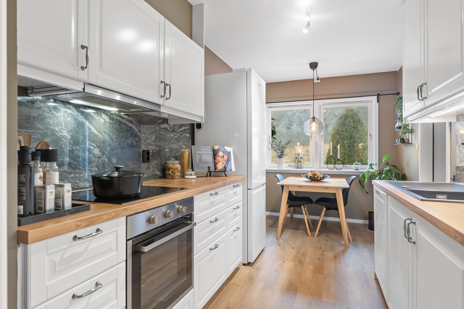 samt hyggelig spiseplass Galleribilde