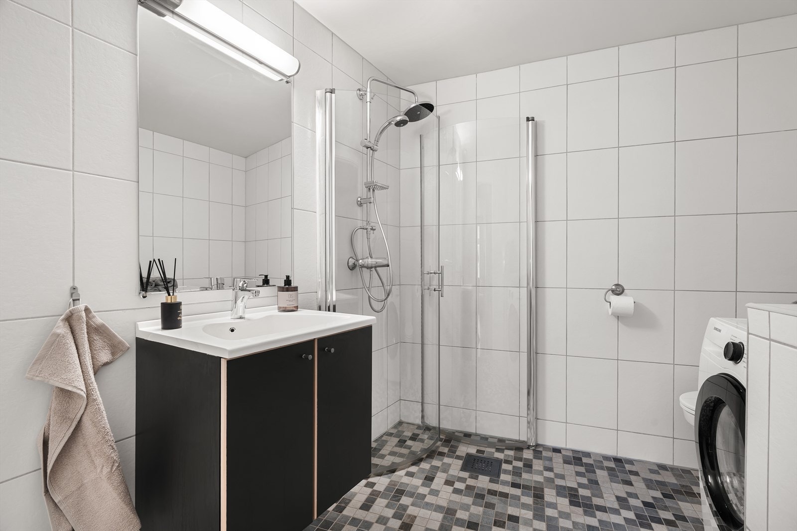 Varmekabler i gulv. Galleribilde