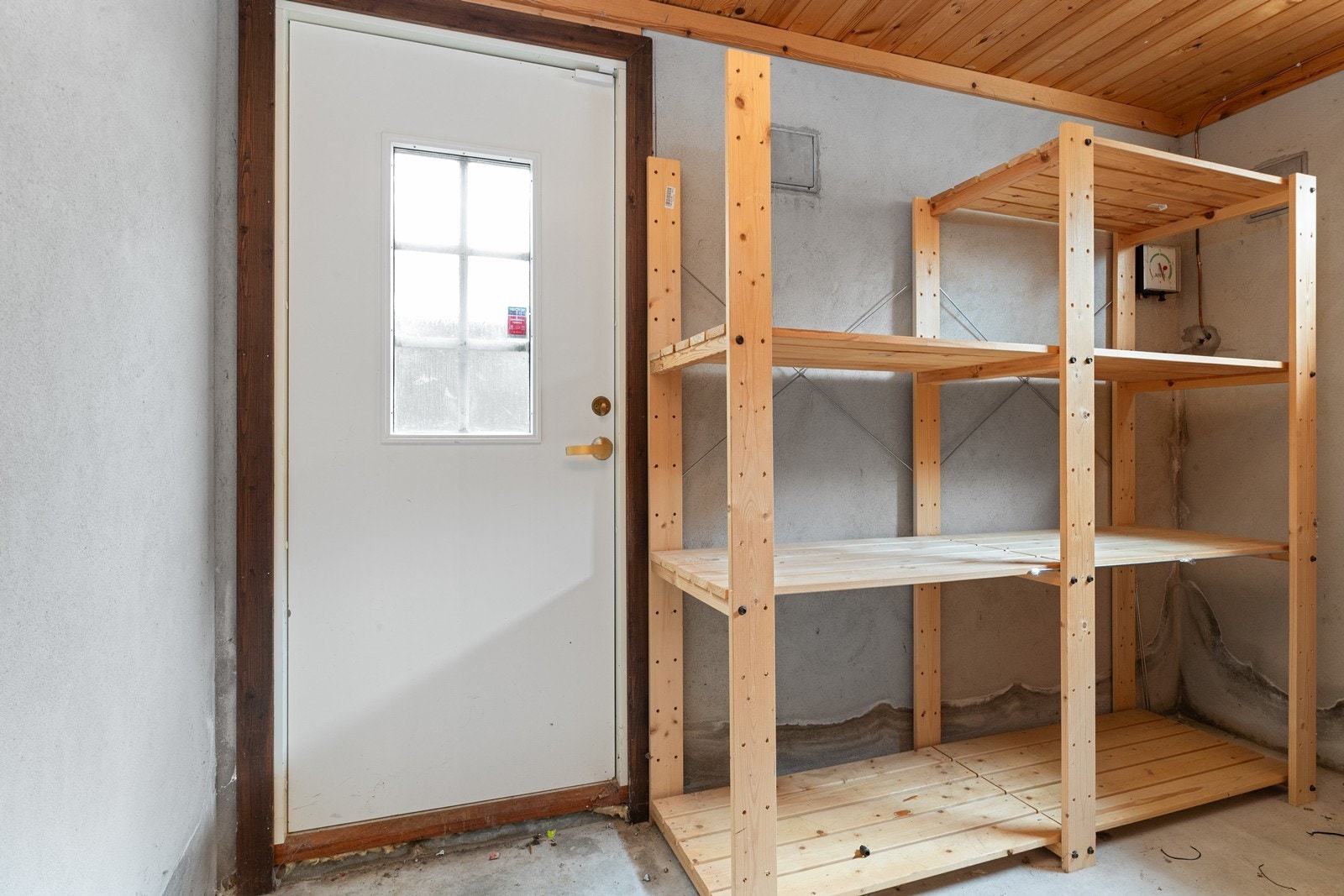 Adkomst kjeller via utvendig trapp Galleribilde