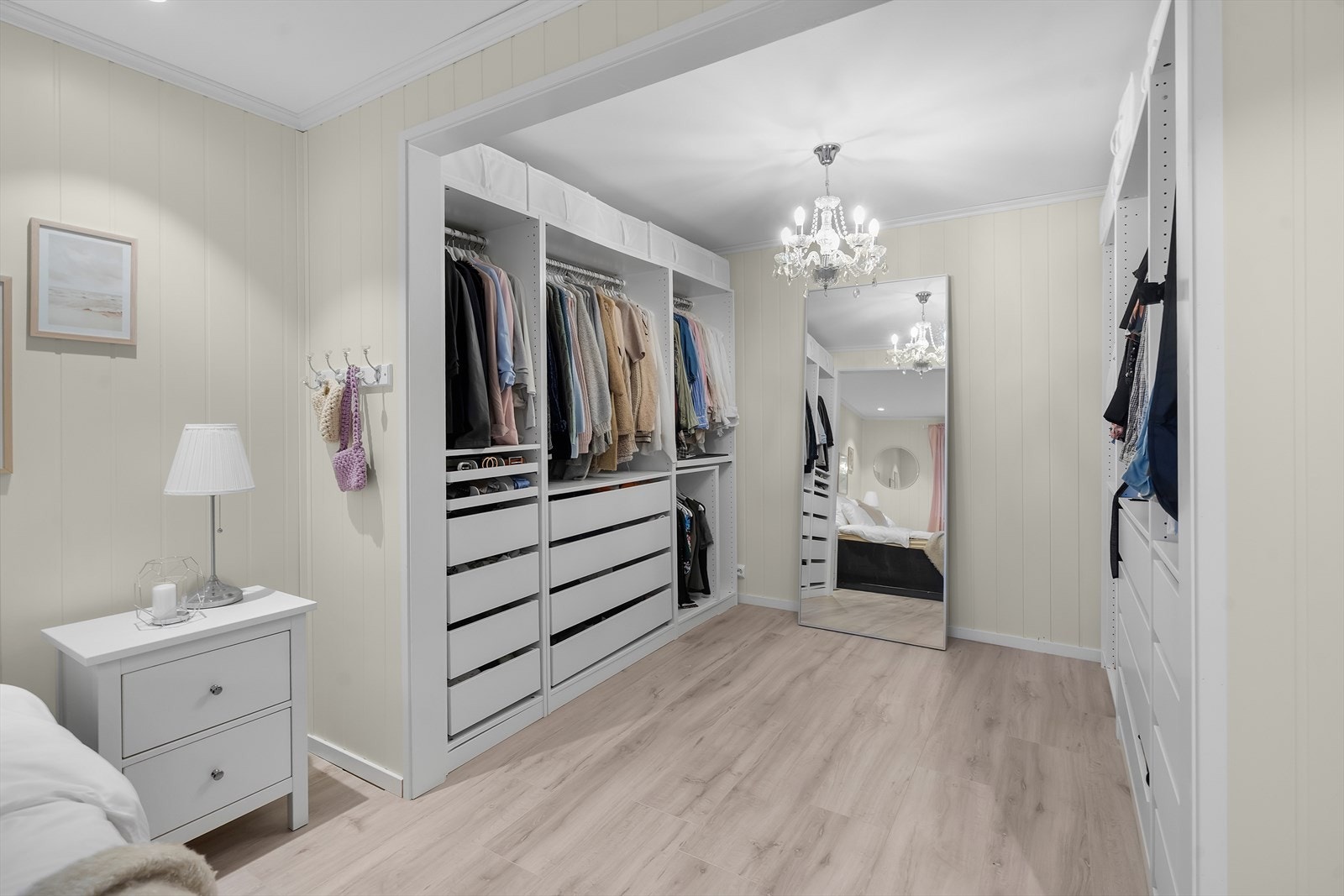 Dette er det største soverommet, med "walk-in". Galleribilde