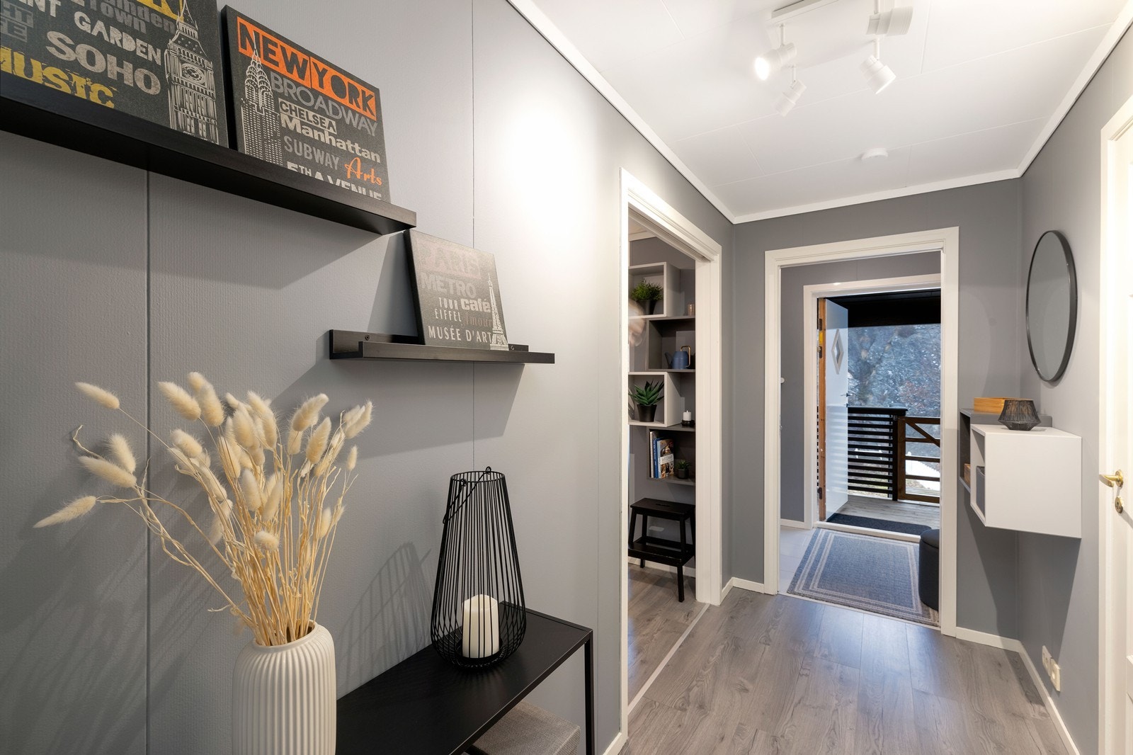 Fra gangen er det direkte adkomst til kjøkkenet. Galleribilde