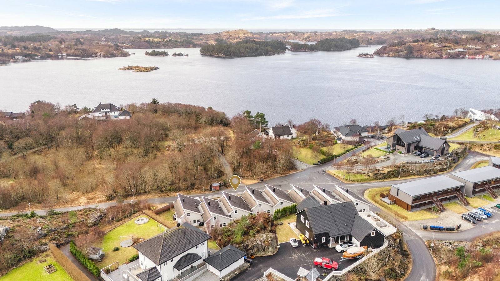 Turterreng i nærområdet. Ca 10 min med bil til Haugesund og 10 min til Sveio Galleribilde