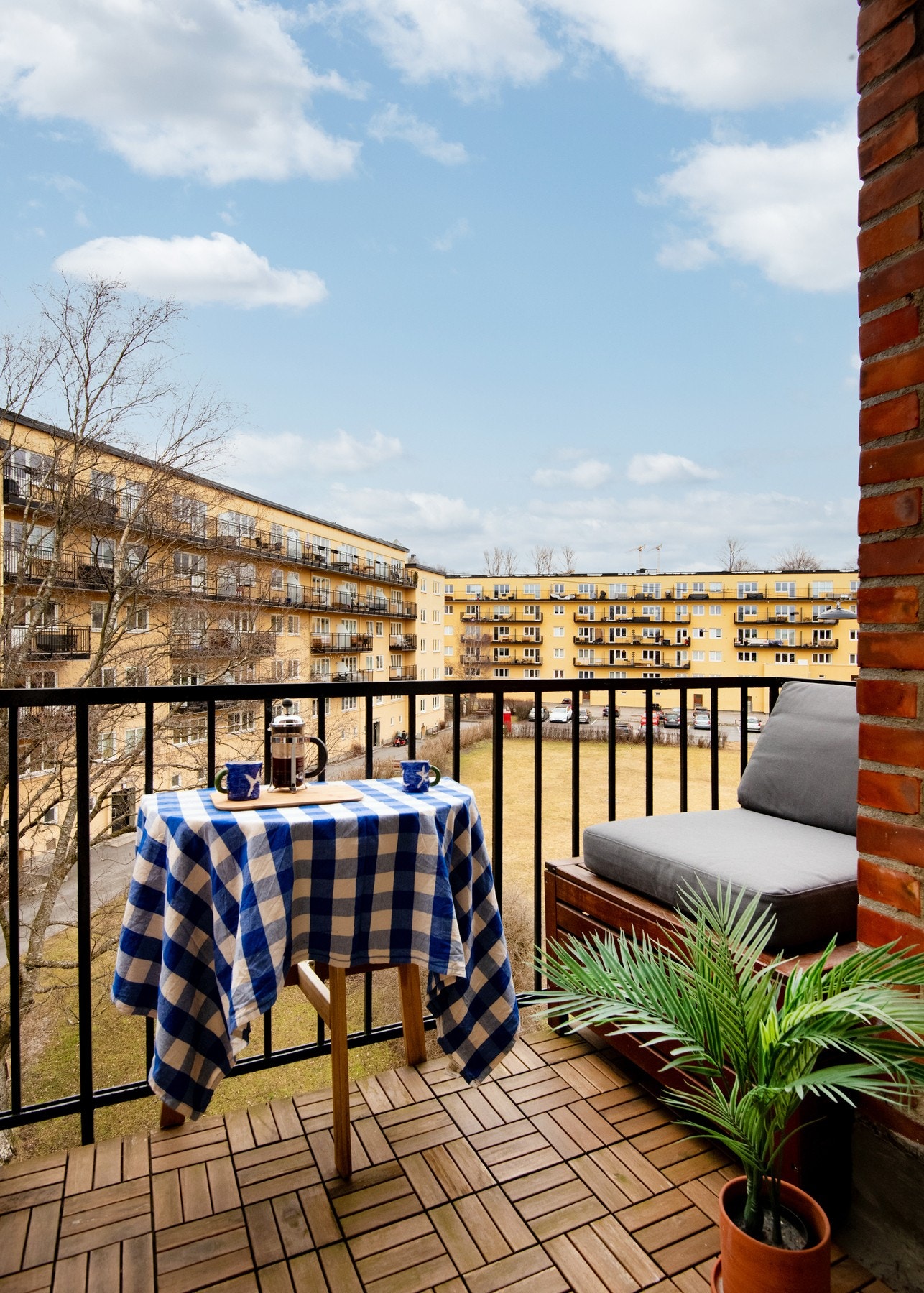 Her er det plass til et koselig kafésett, perfekt for rolige stunder utendørs. Galleribilde