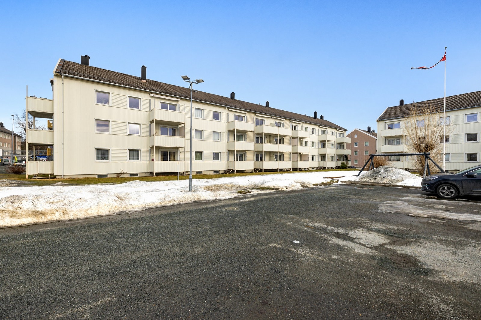 Leiligheten ligger i 3. etasje. Velkommen til en hyggelig visning! Galleribilde