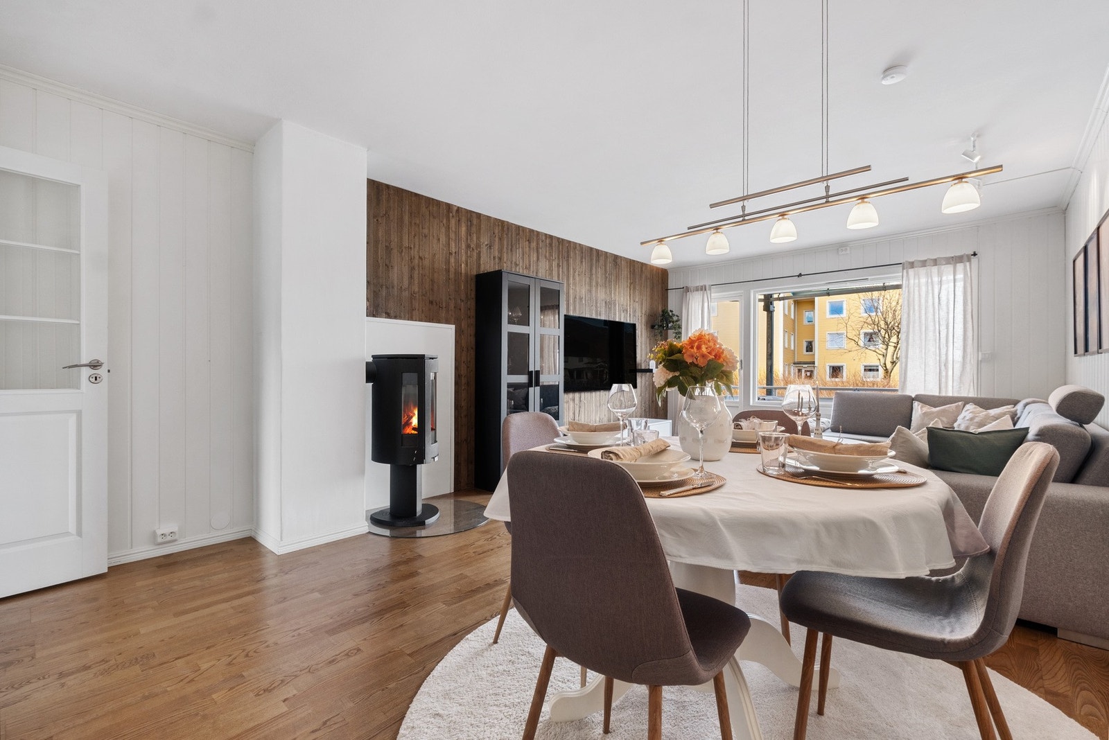 Leiligheten ble betydelig renovert/oppgradert i 2012. Galleribilde