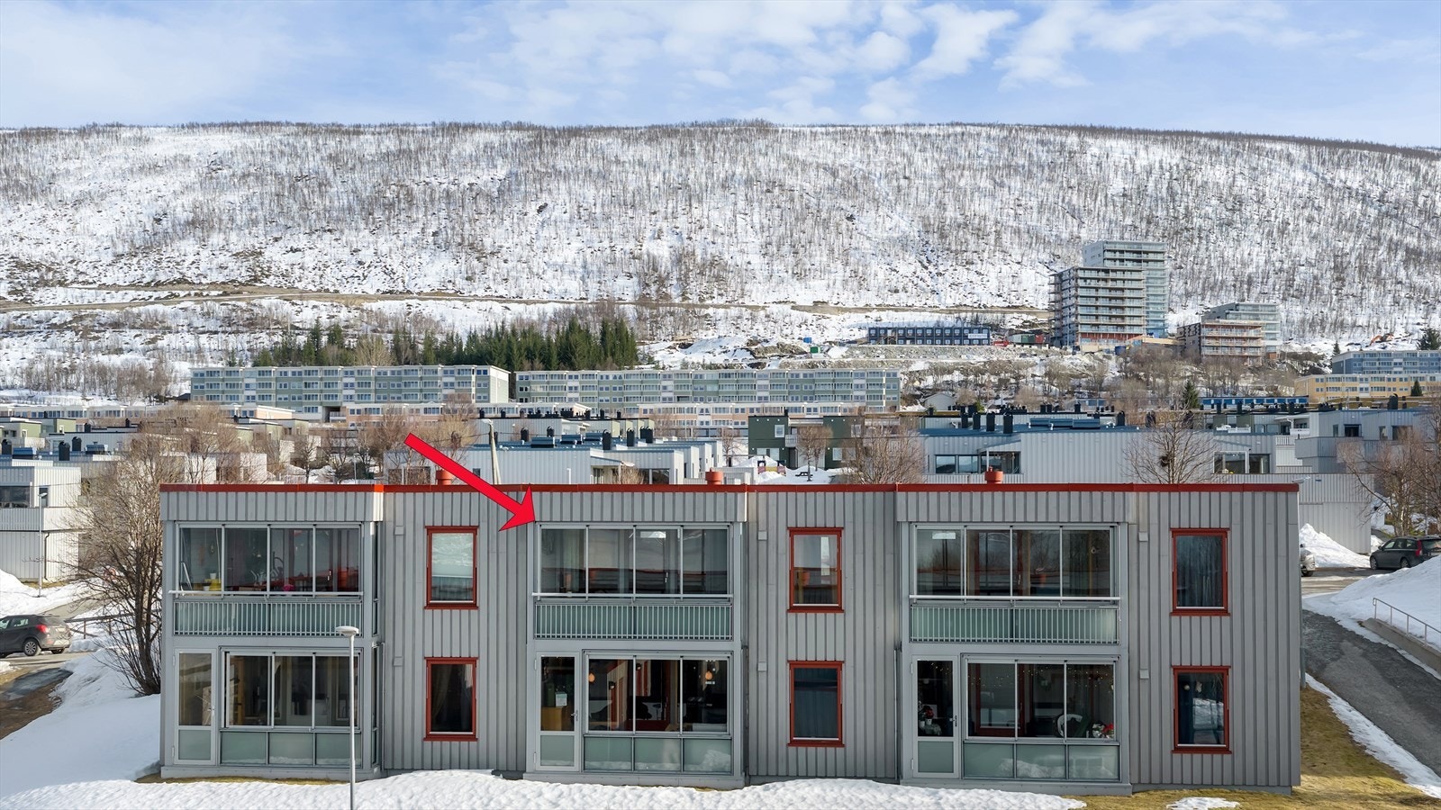 Meget god intern beliggenhet i byggets andre og øverste etasje Galleribilde