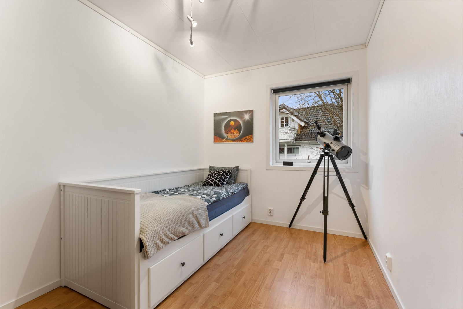 Soverom nr. 2 er på 7,46 kvm Galleribilde