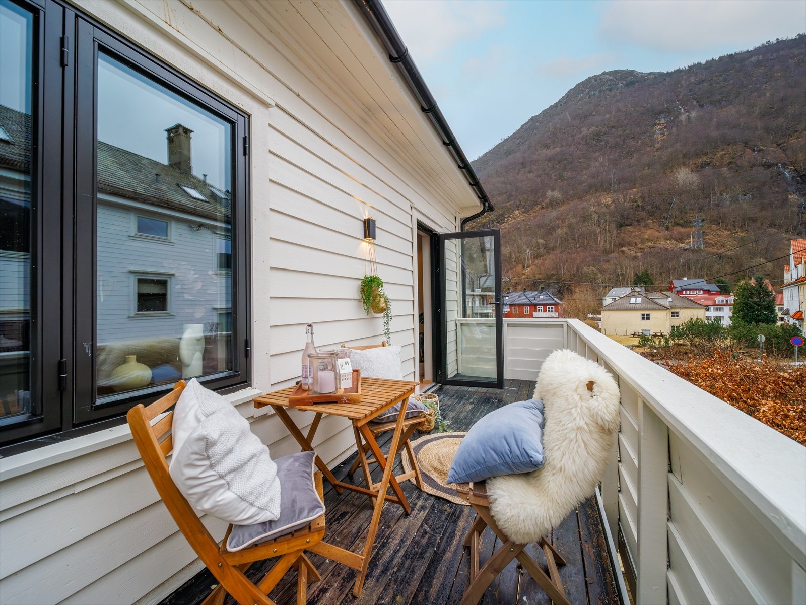 Leiligheten har en sentral beliggenhet og pusset opp i 2026. Galleribilde