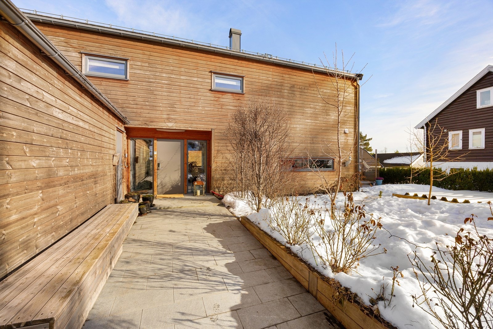 Huset er bygget og tilpasset etter selgers egne ønsker, velegnet for en barnefamilie. Galleribilde