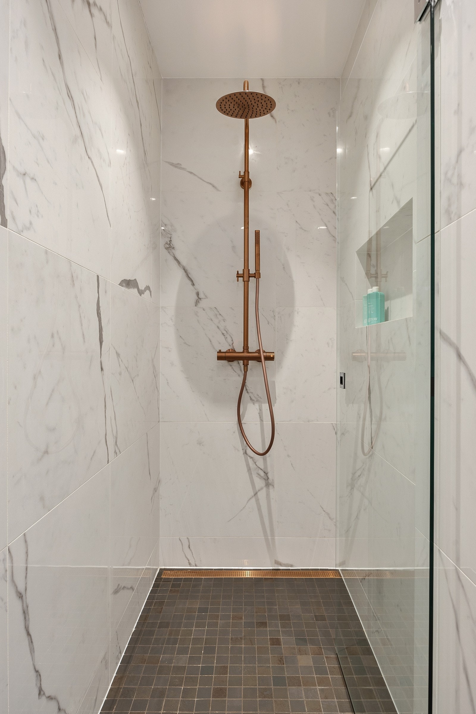 Baderoms fra Primy/Rist Purus Line- Chess Rose Gold Galleribilde