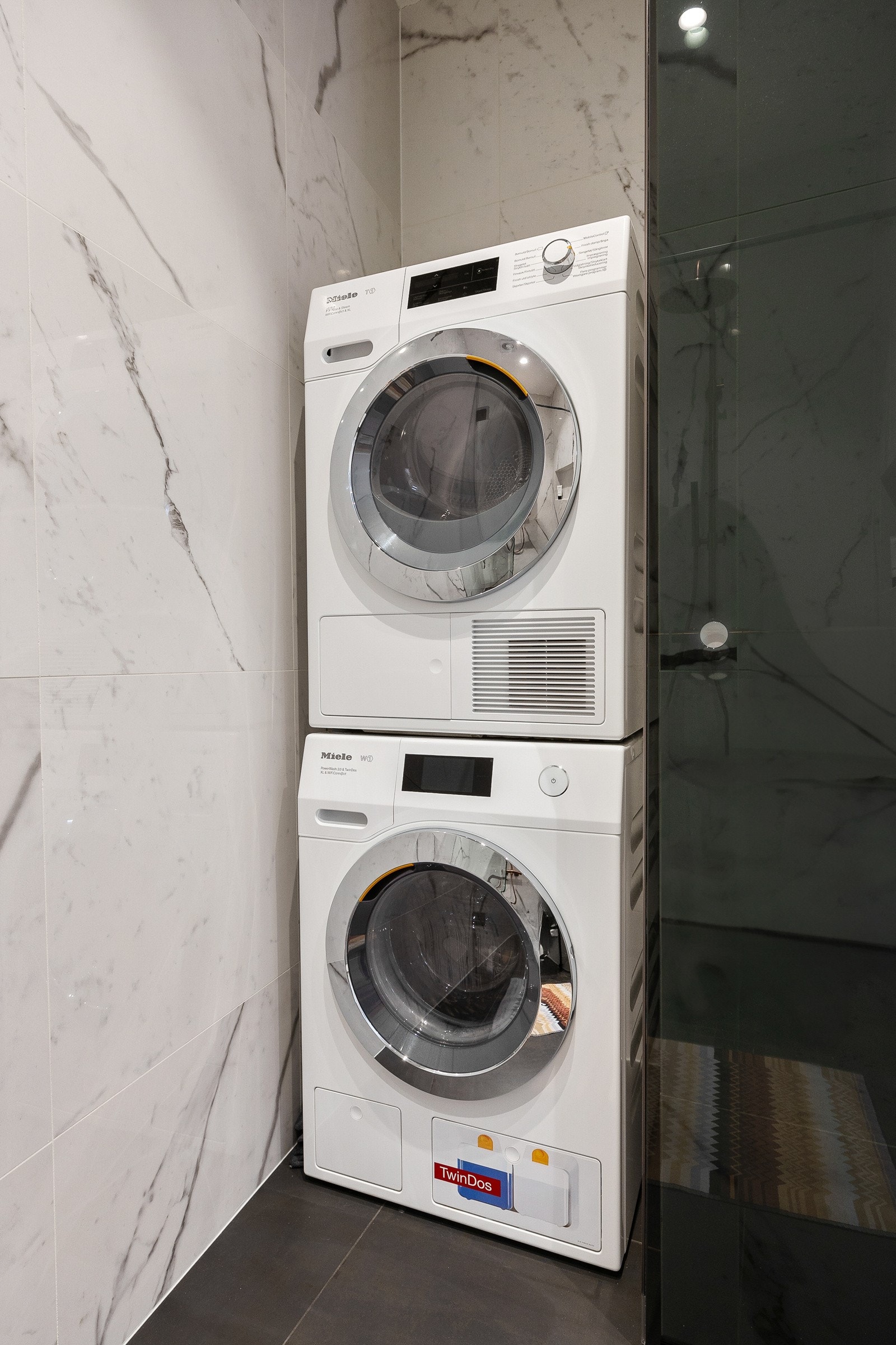 Det er laget plass for hvaskesøyle Galleribilde