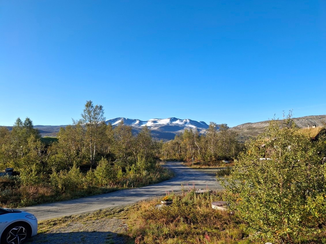 Selgers bilde: Utsikt mot Skridulaupen. Det er kort kjøreavstand til destinasjoner som Geiranger, Stryn og Lom. Galleribilde
