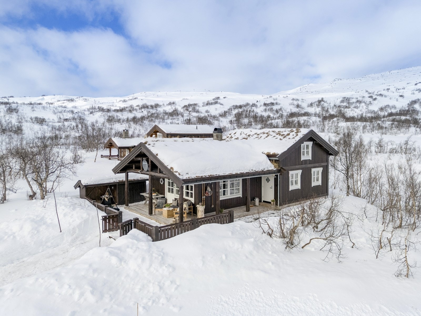 Eiendomsmegler1 v/Sara Løken presenterer Krosshøvegen 59! Foto: Ivar Flagestad. Galleribilde