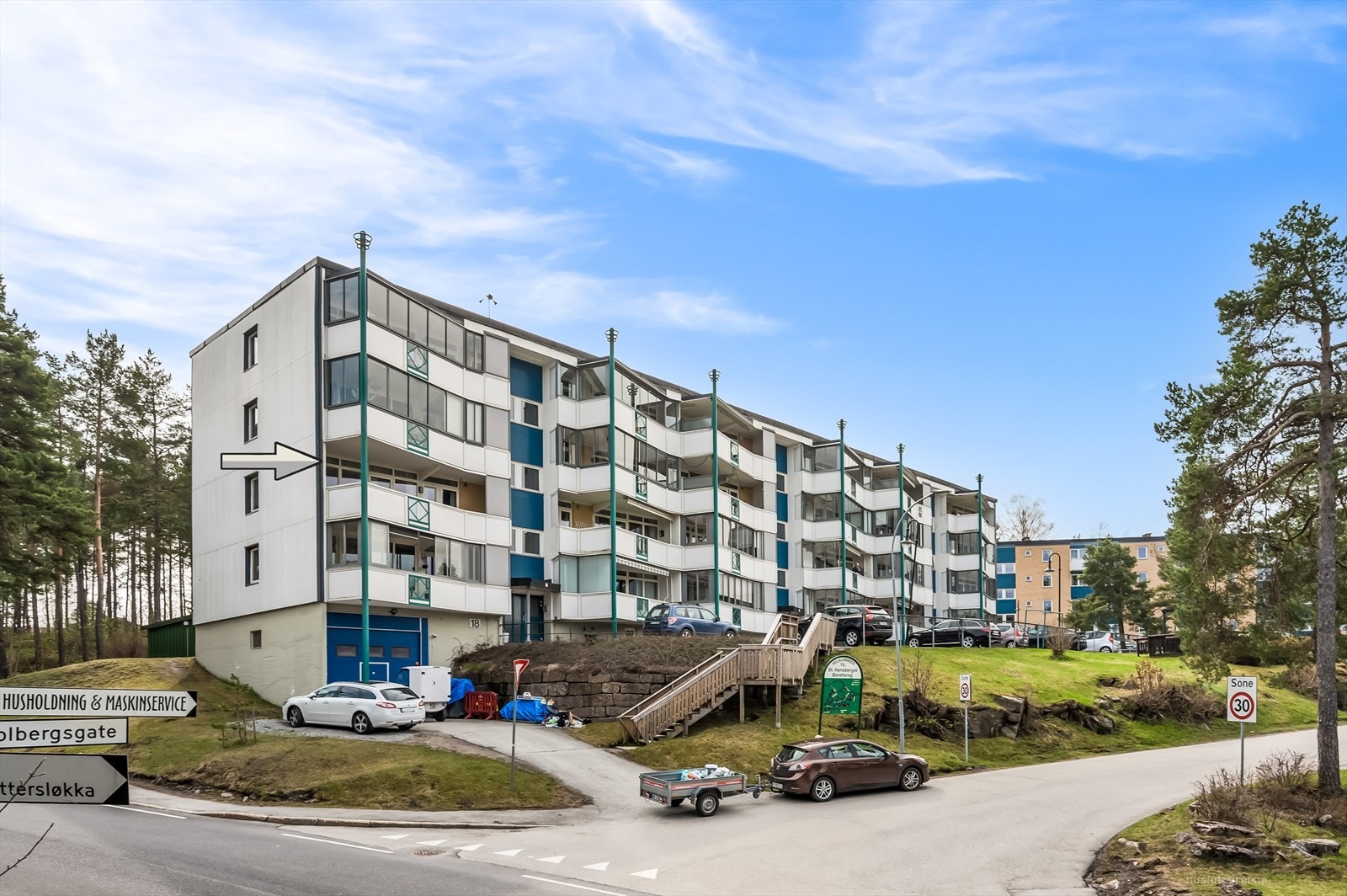 Leiligheten har en meget god intern beliggenhet i enden av blokken. Galleribilde