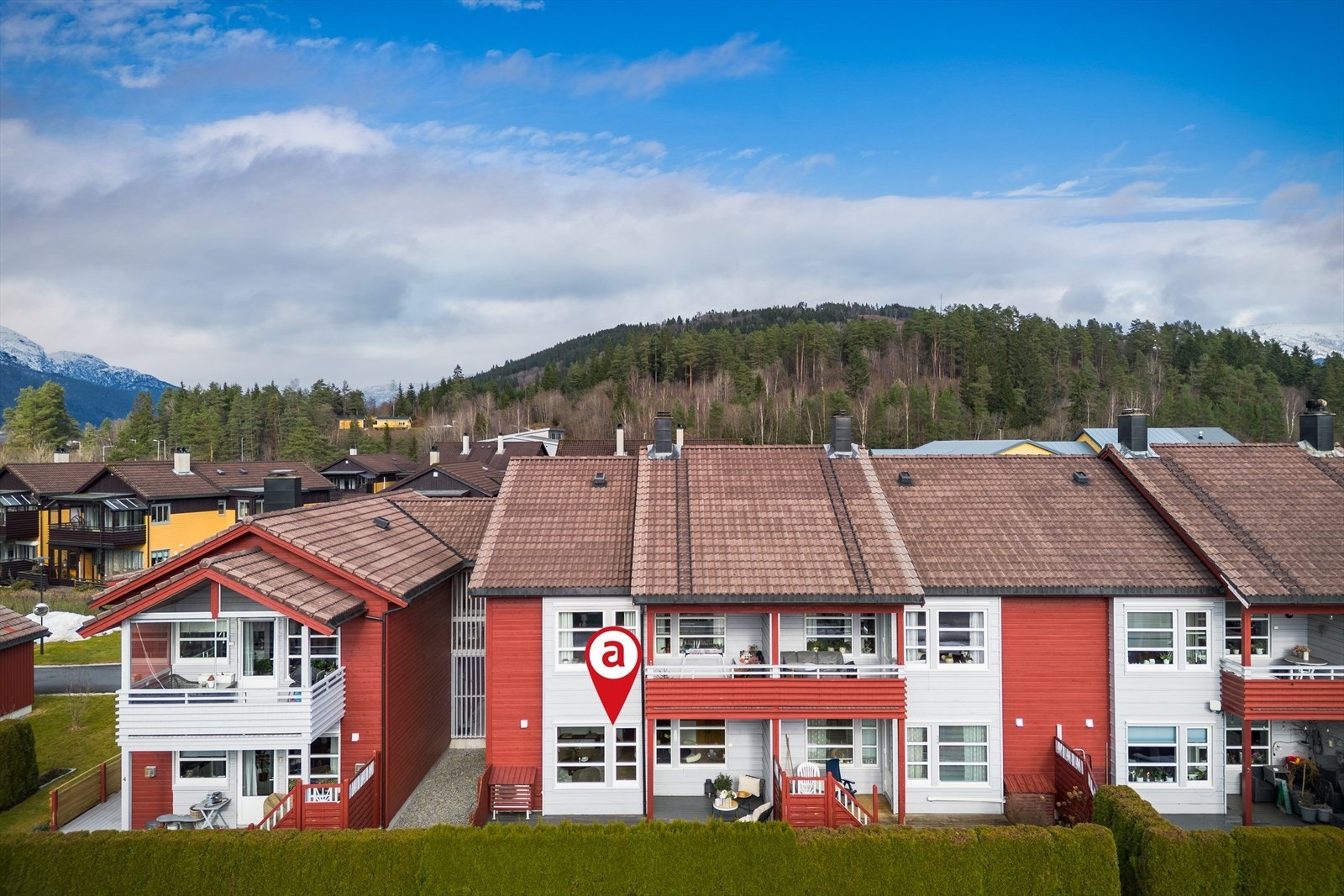 Leiligheten har en kjekk plassering i første etasje med trappefri adkomst. Galleribilde