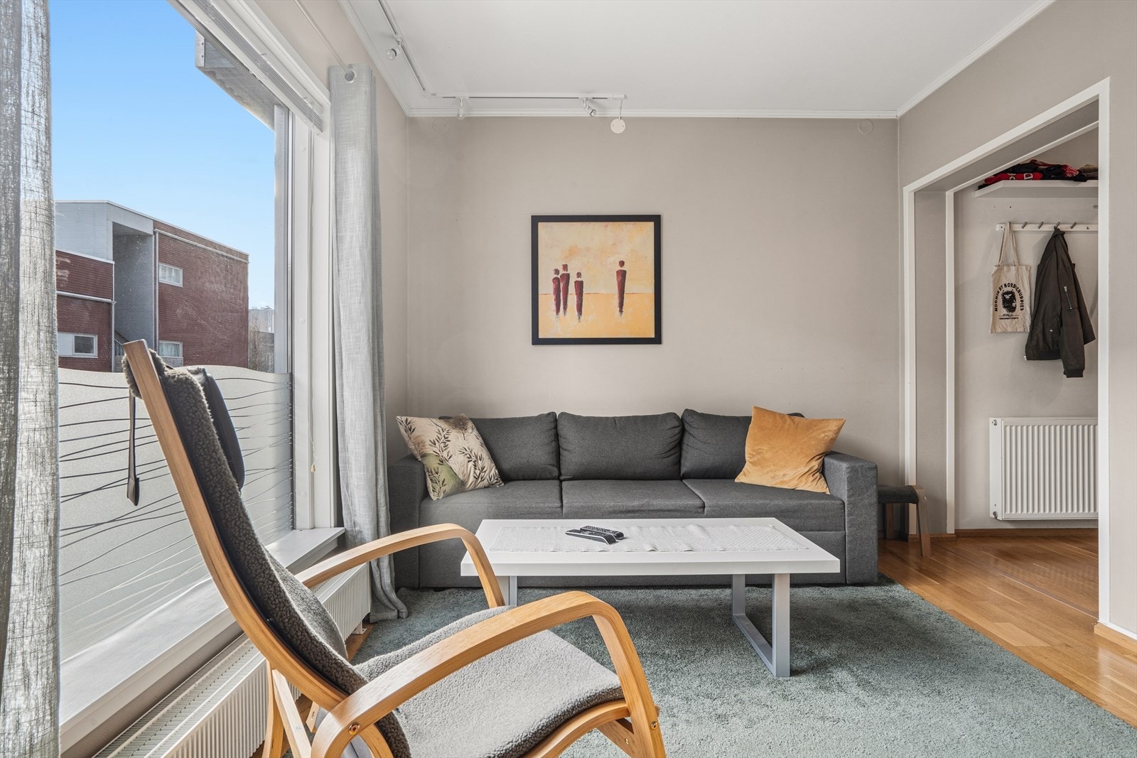 Leiligheten varmes opp med vannbåren varme via radiatorer fra fellesanlegg. Galleribilde