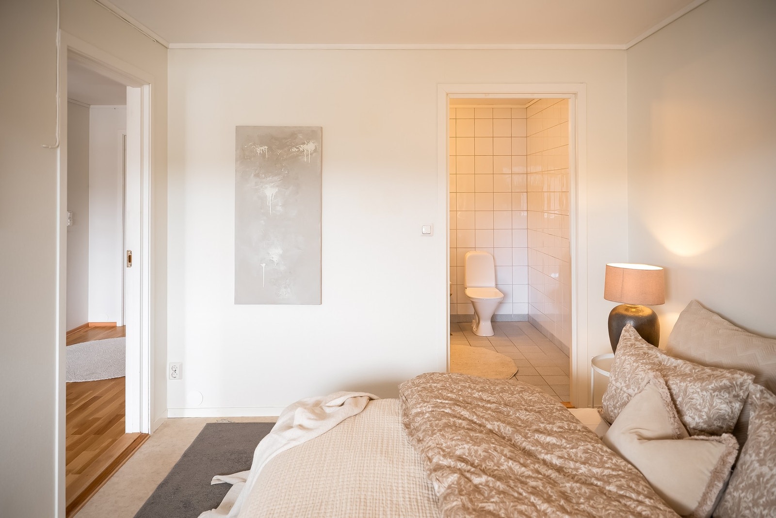 Eget bad tilknyttet soverommet. Galleribilde