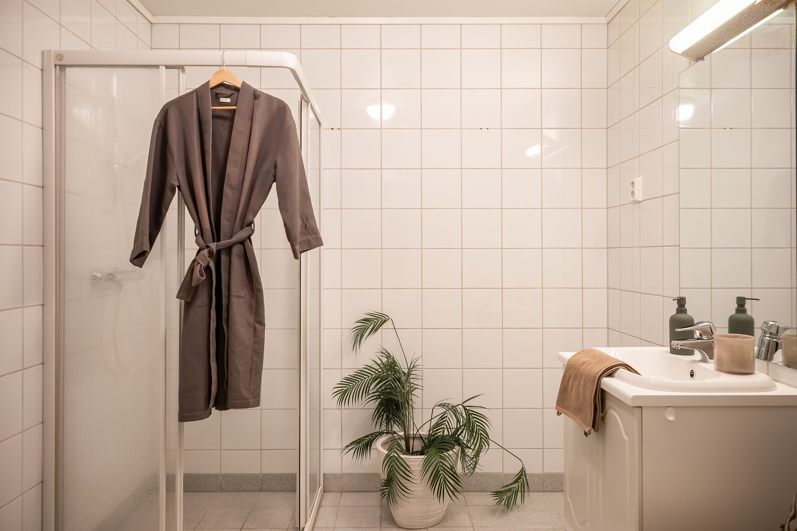 Ventilering på badet skjer via mekanisk avtrekk. Galleribilde