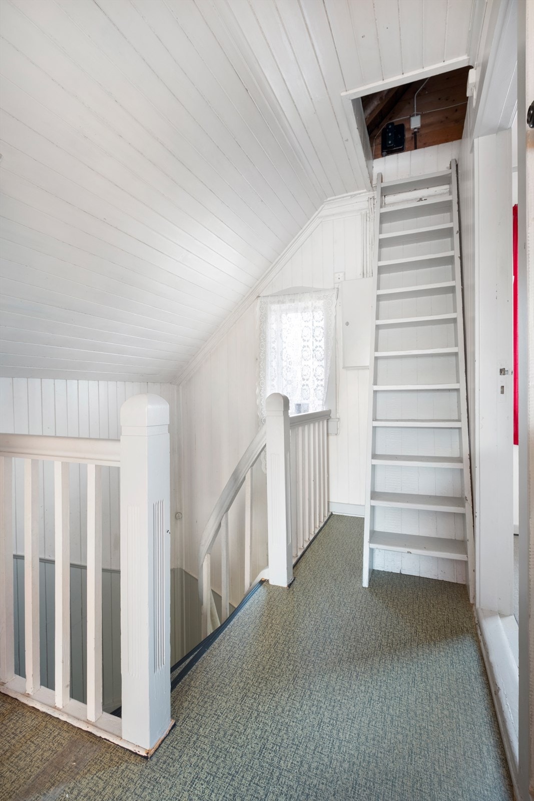 Gang i loftsetasjen Galleribilde