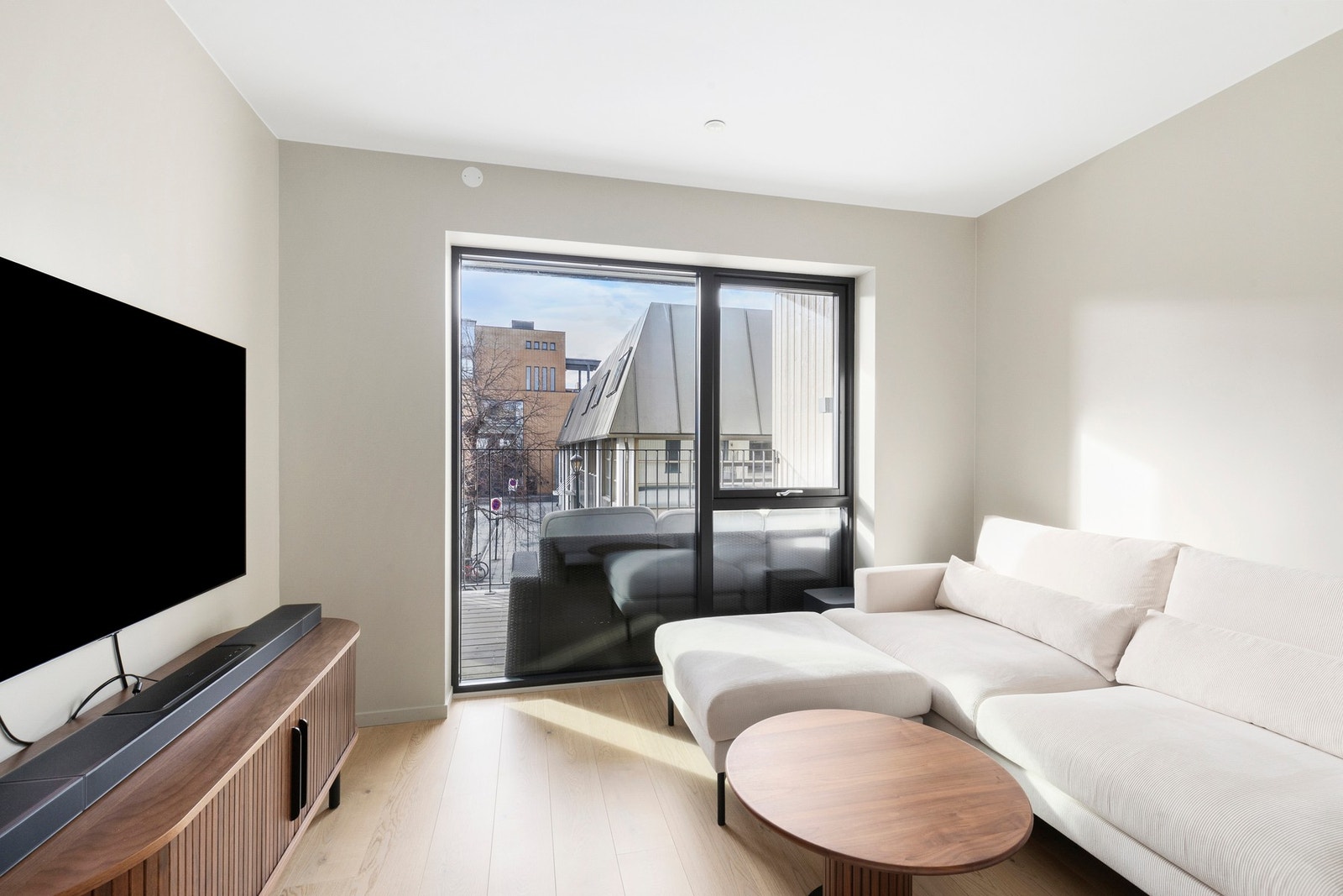 Et av soverommene er i dag brukt som ekstra TV-stue. Galleribilde