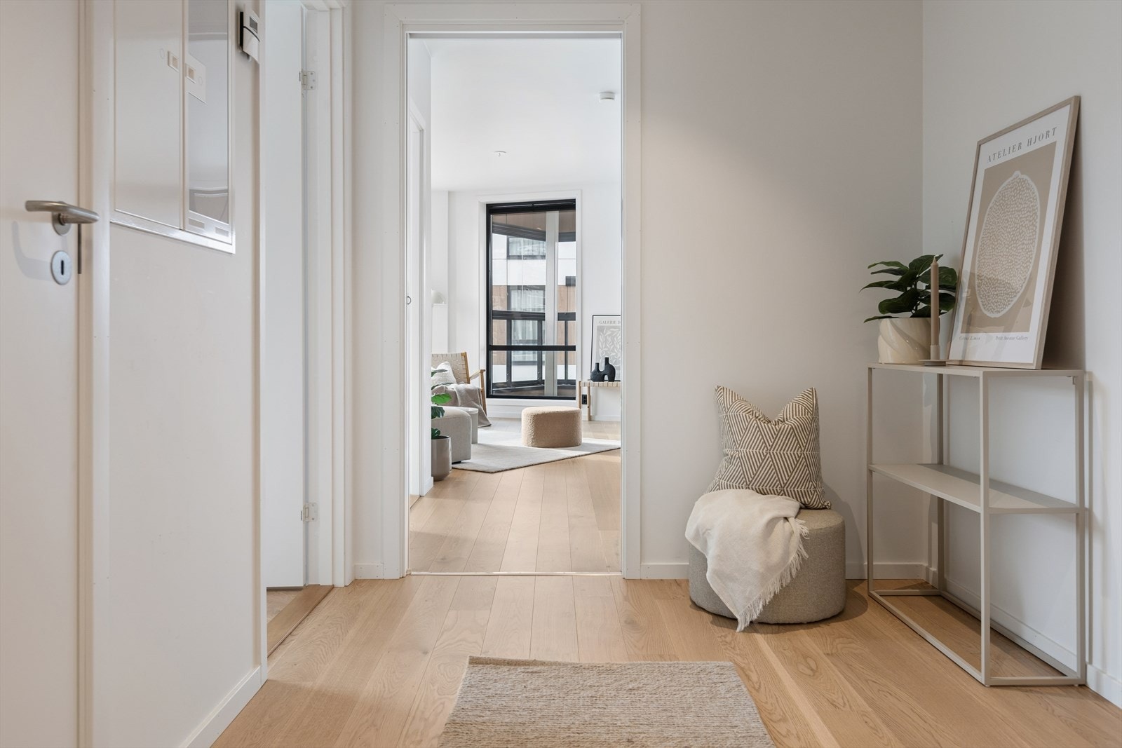 Det er muligheter å leie parkering hos Harstad parkering AS i garasjeanlegg. Galleribilde