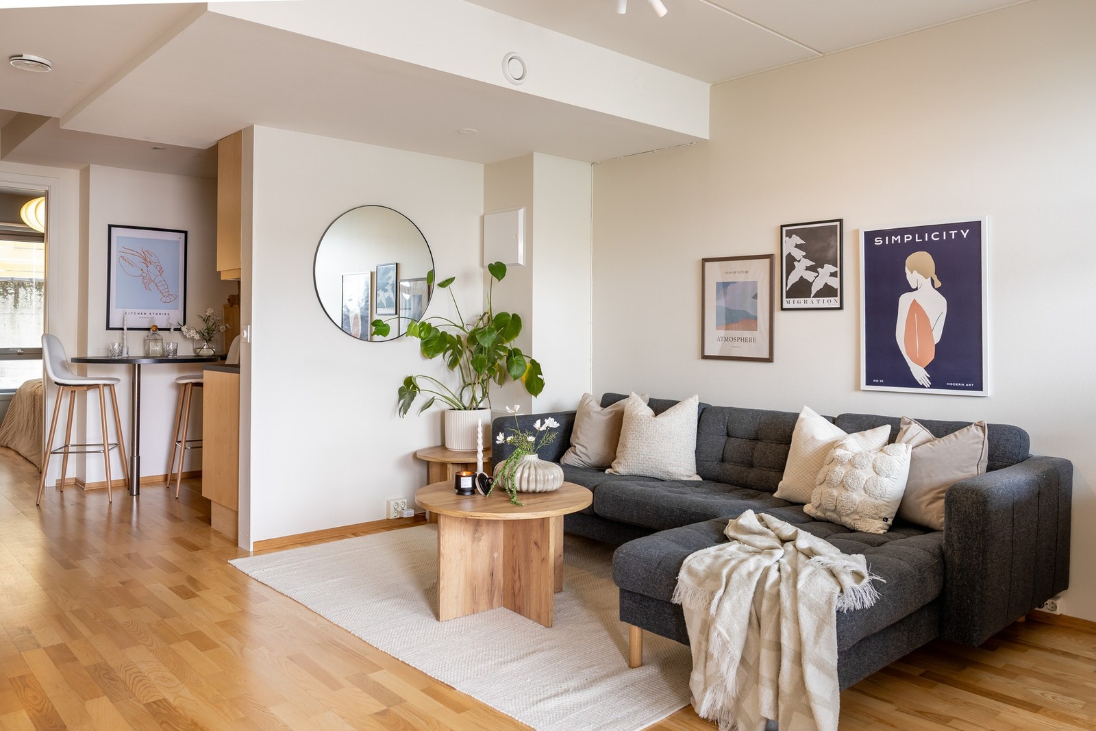 Velkommen til en lys og tiltalende 3-roms med utmerket beliggenhet i et tilbaketrukket og sentralt nabolag. Galleribilde