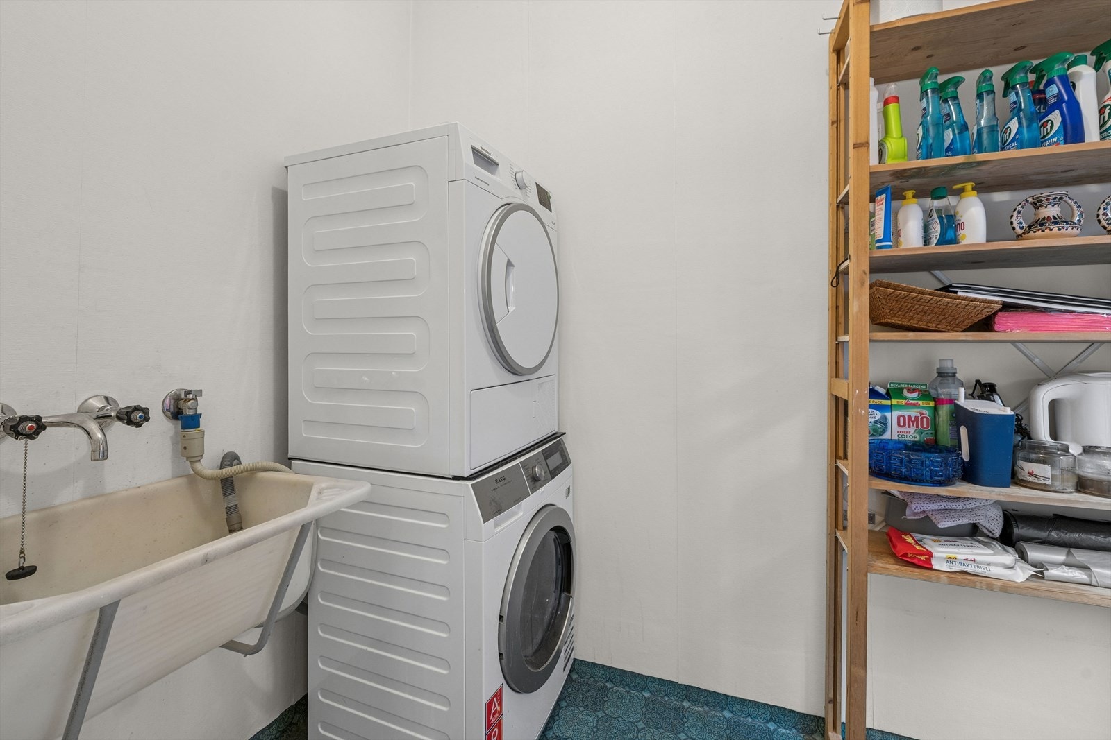 Vaskerom med utgang ut Galleribilde