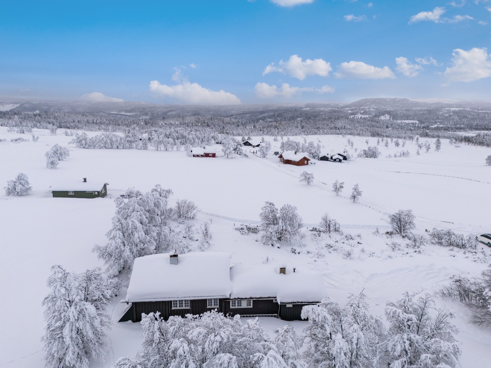 Langrennsløypa passerer like i nærheten og her kan du gå milevis innover et fantastisk fjellområde. Galleribilde