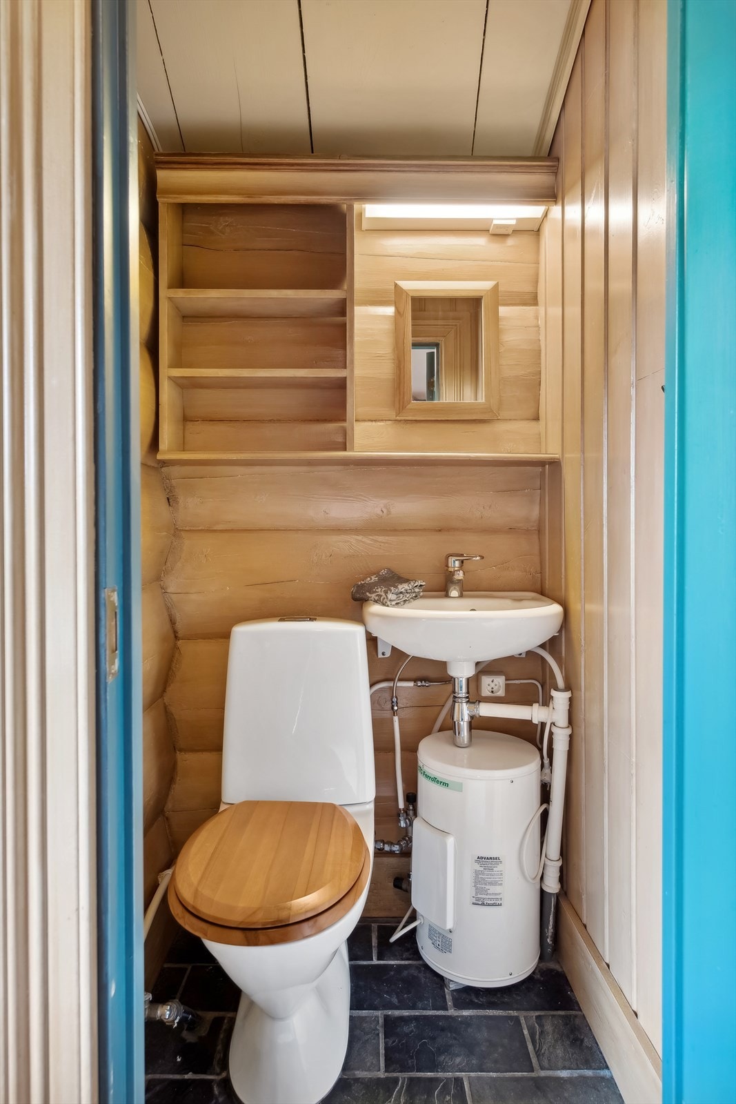 Baderom i anneks. Galleribilde