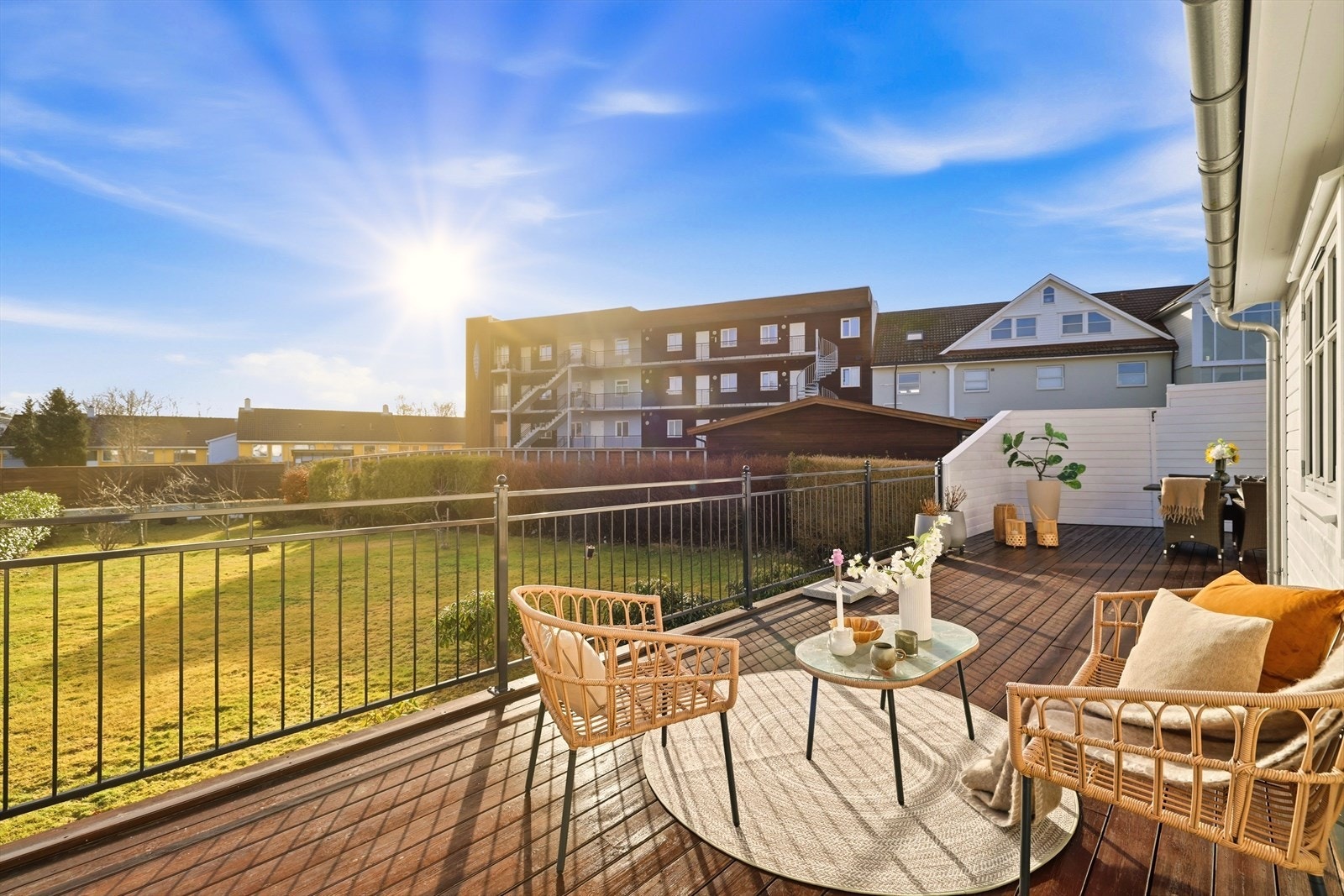 Fra stuen er det utgang til terrasse på ca. 48 m². Galleribilde