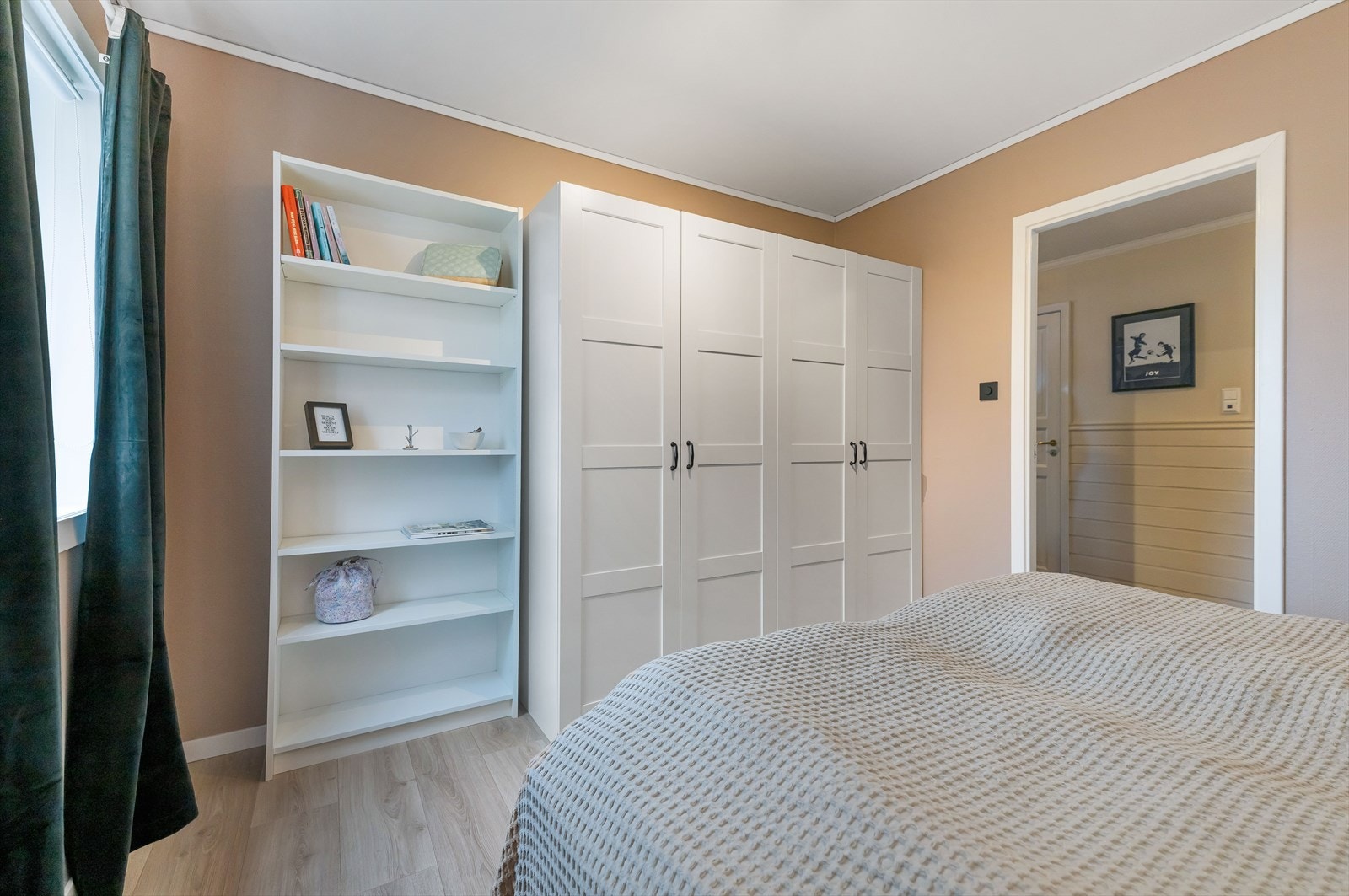 God plass til skap og oppbevaring! Galleribilde