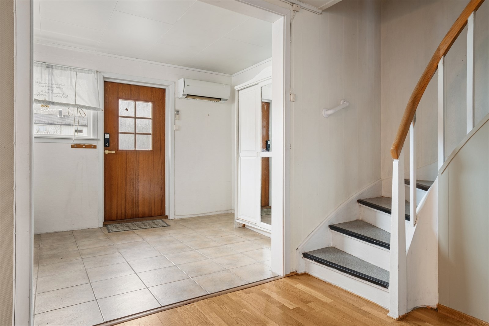 Varmepumpen er plassert i entreen. Galleribilde