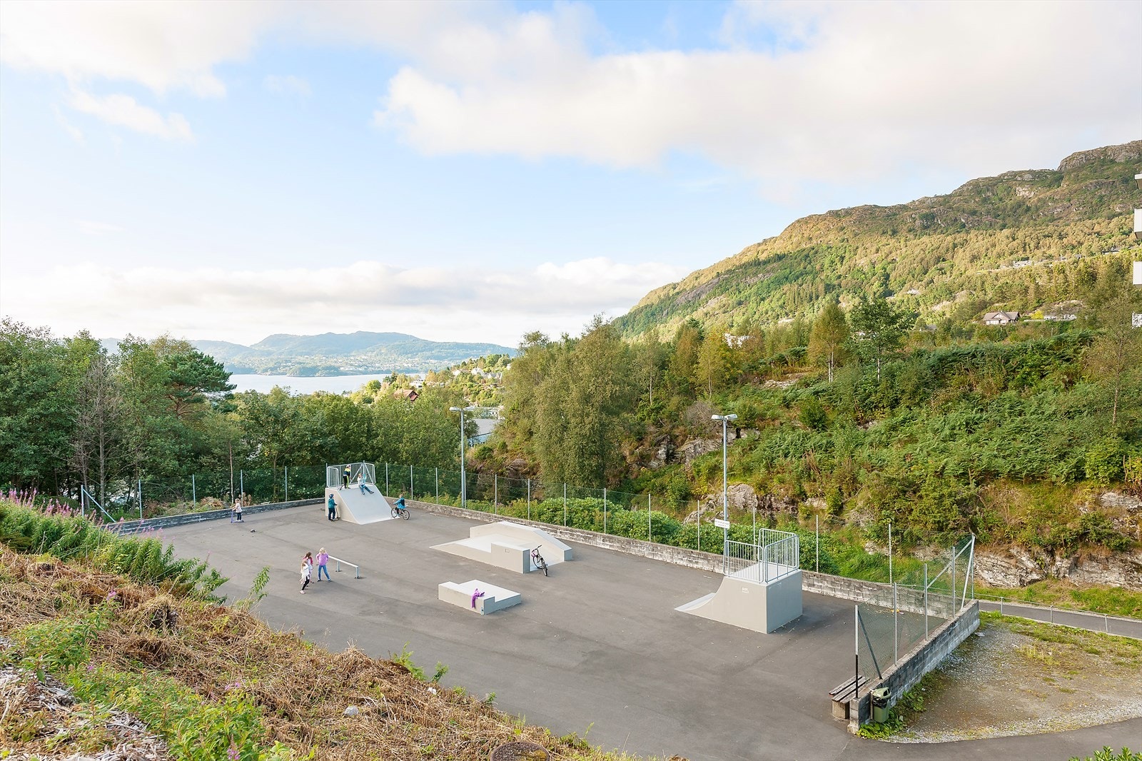 Mjølkeråen Skatepark ved borettslaget Galleribilde