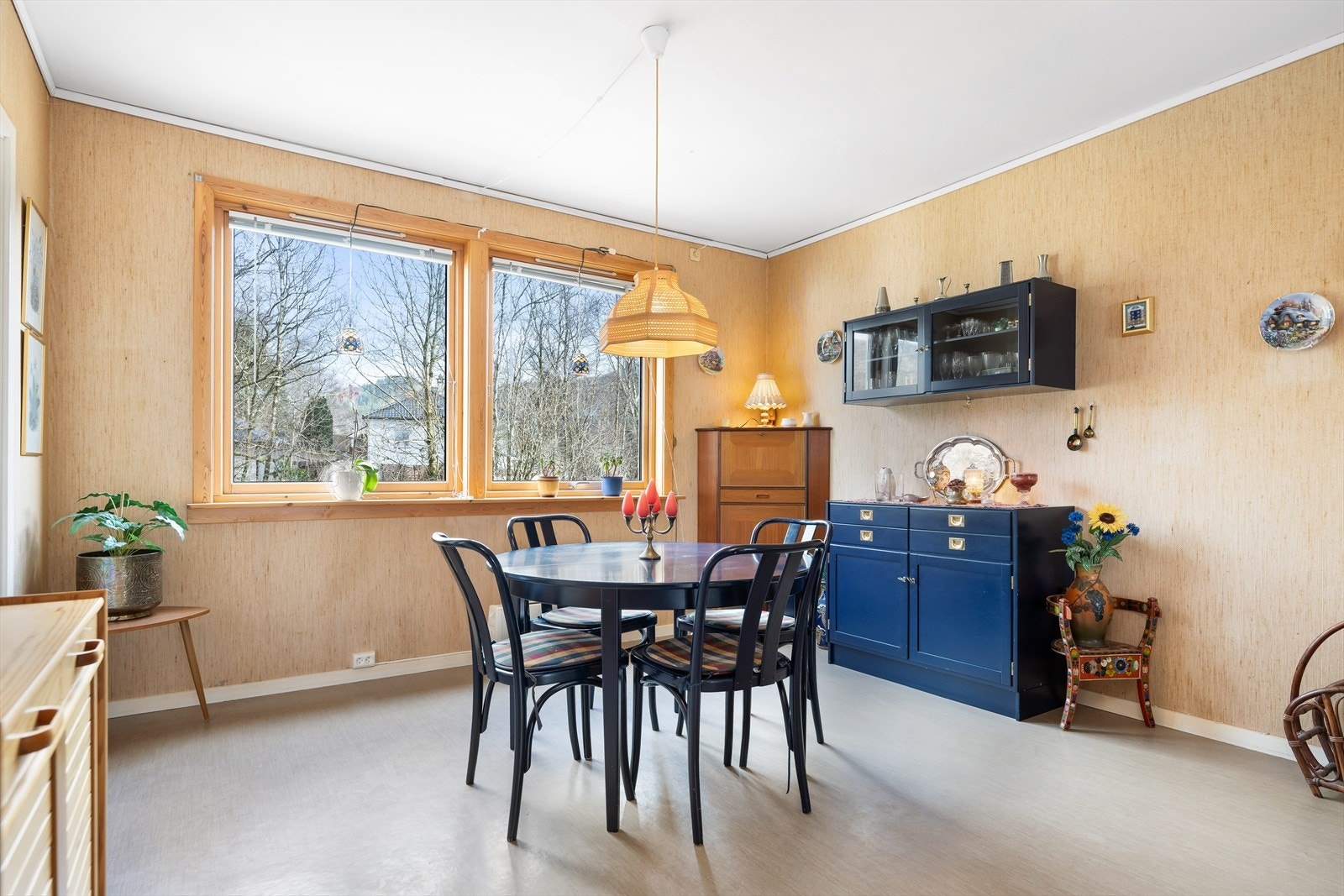 Det burde være mulighet for ekstra soverom i stue-her ved spisestue. Se plantegning Galleribilde