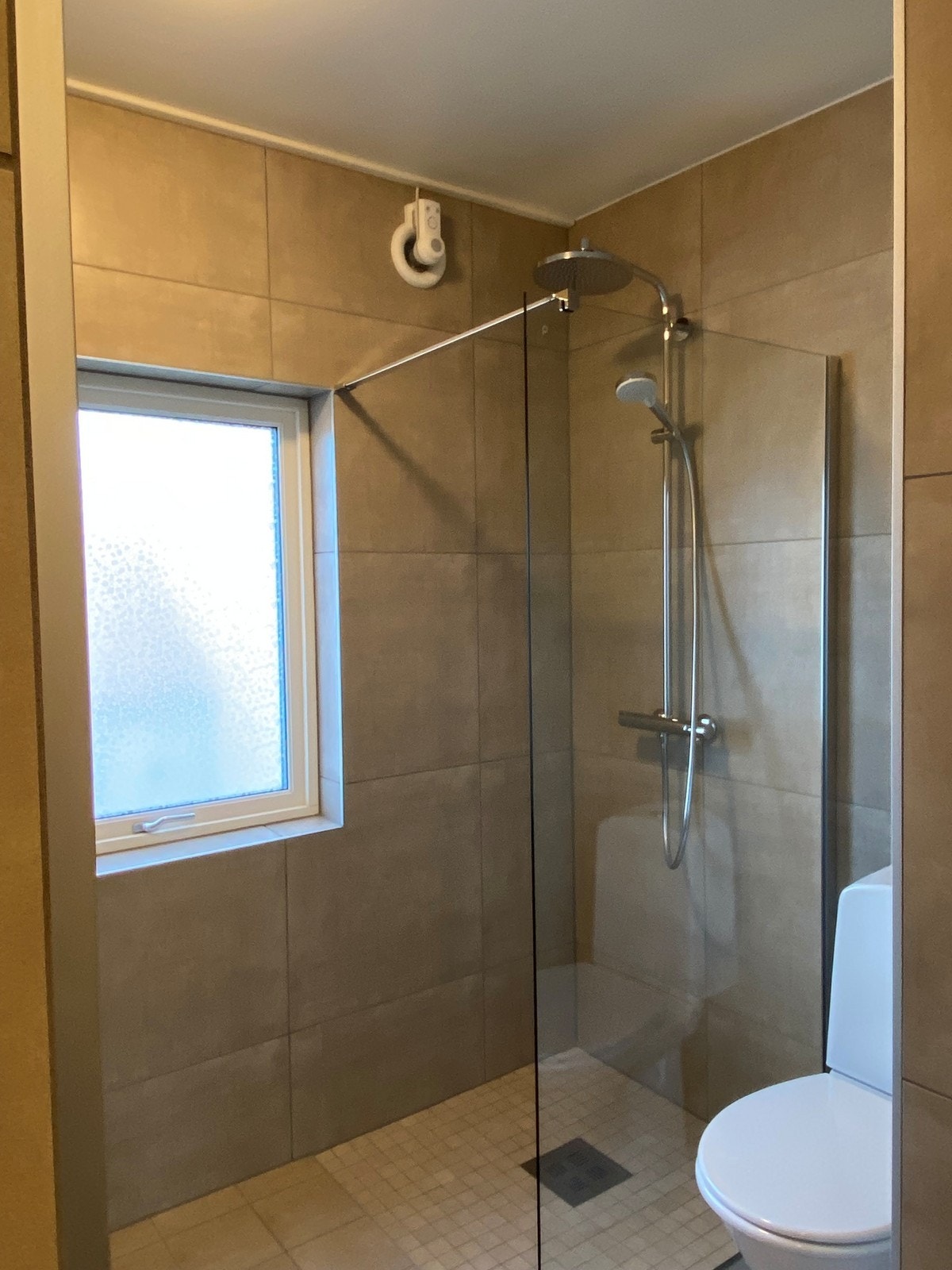 Badet - toalett og dusj Galleribilde