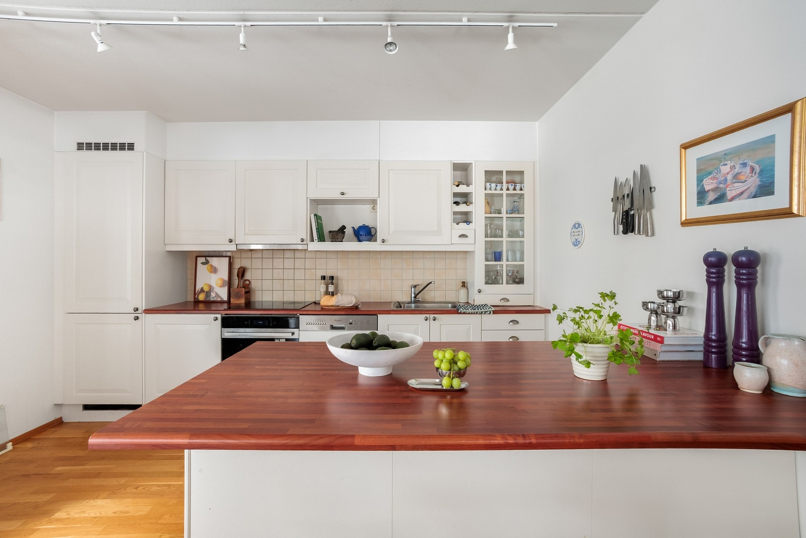 Kjøkkenet er fra byggeåret. Galleribilde