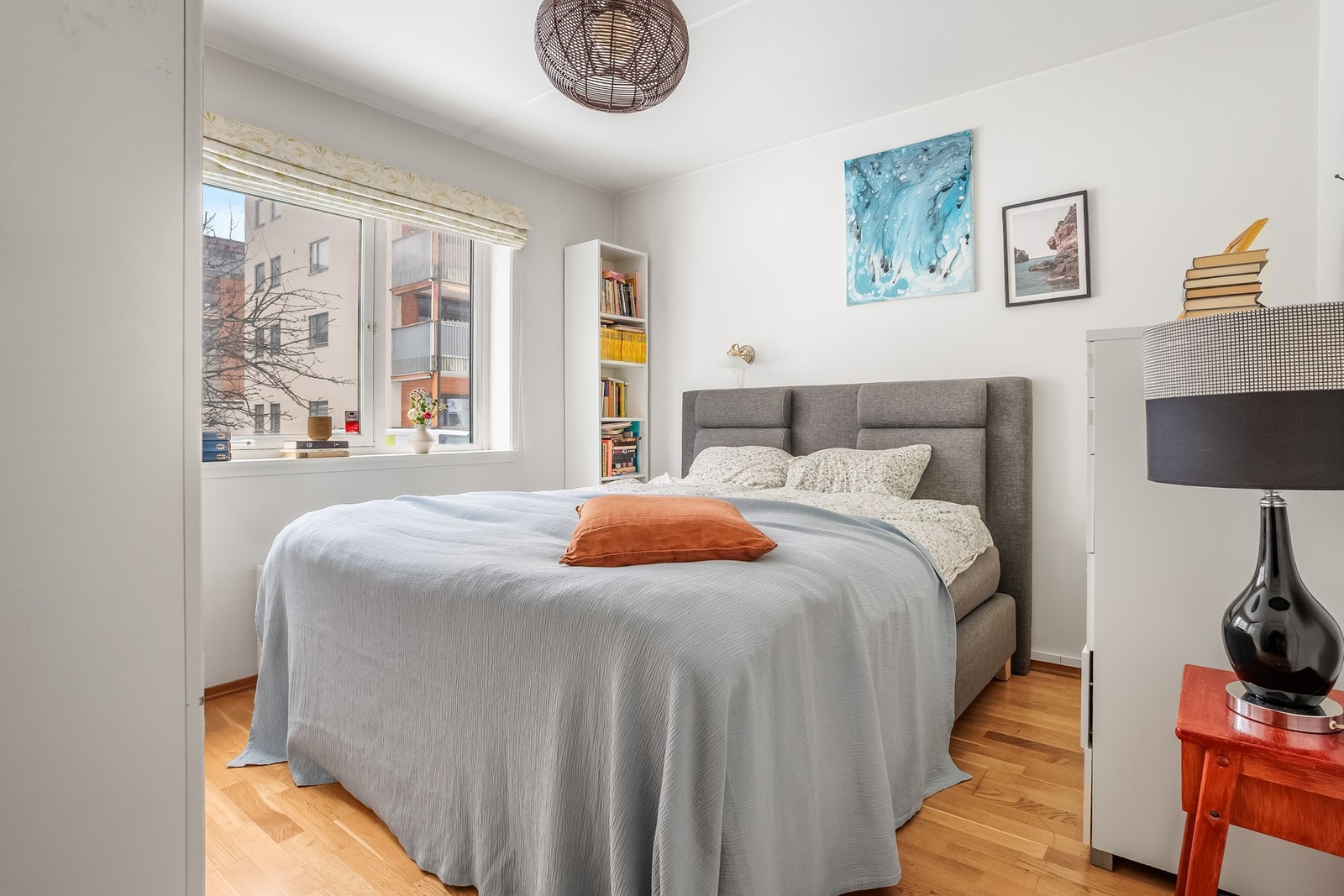 Hovedsoverom med tilhørende omkledningsrom. Galleribilde