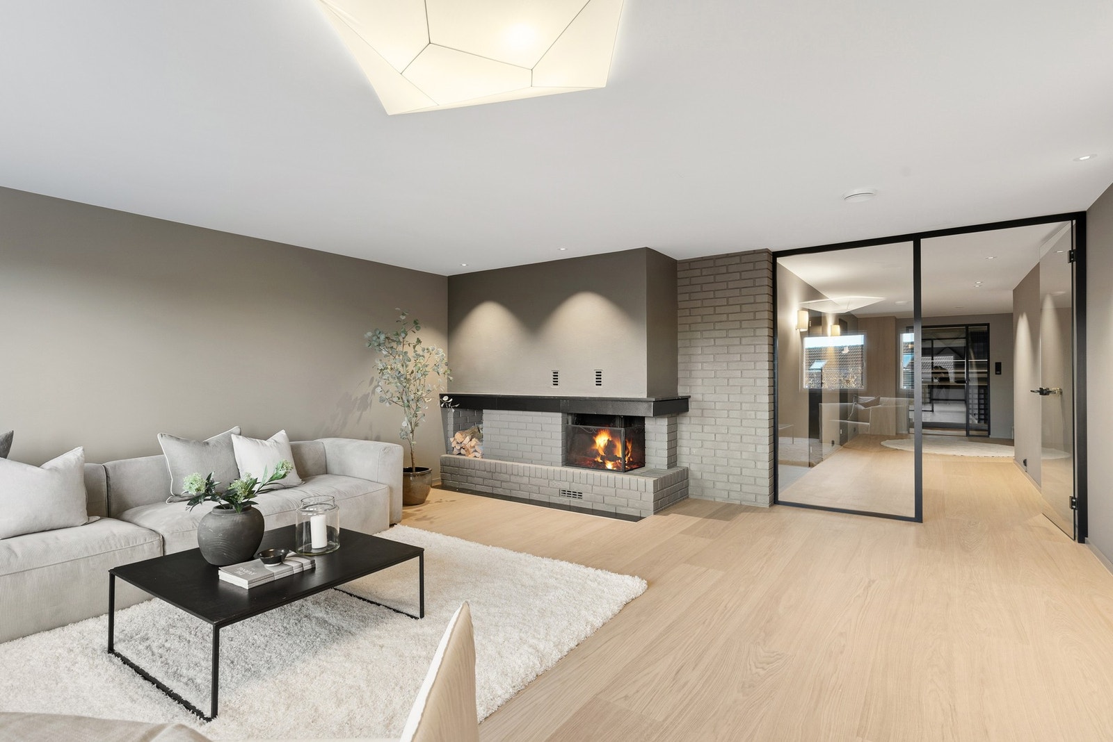 Kjellerstue. Galleribilde