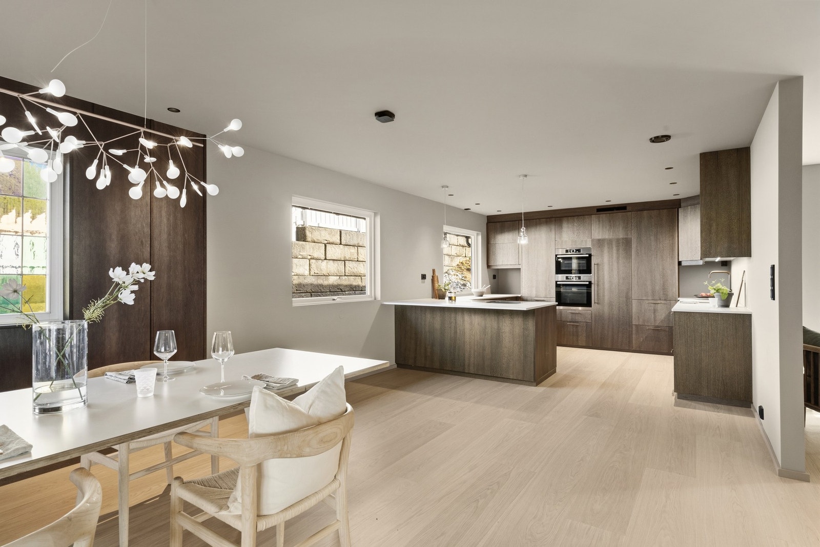 Spisestue/kjøkken. Galleribilde