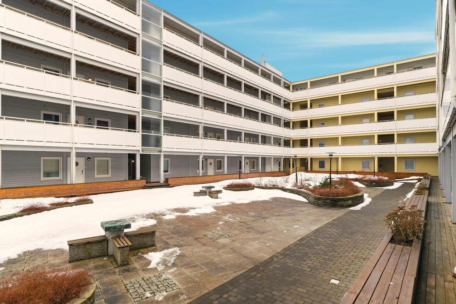 Boligen har en attraktiv og sentrumsnær beliggenhet i et etablert område. Galleribilde