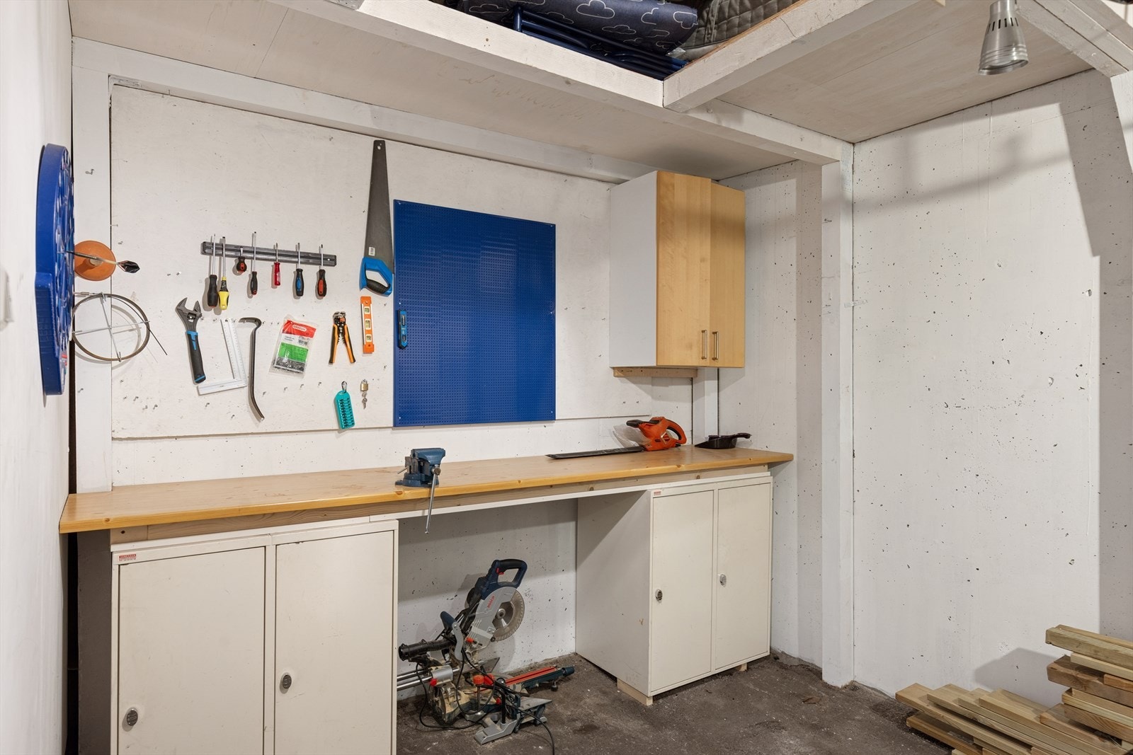 Garasje. Galleribilde