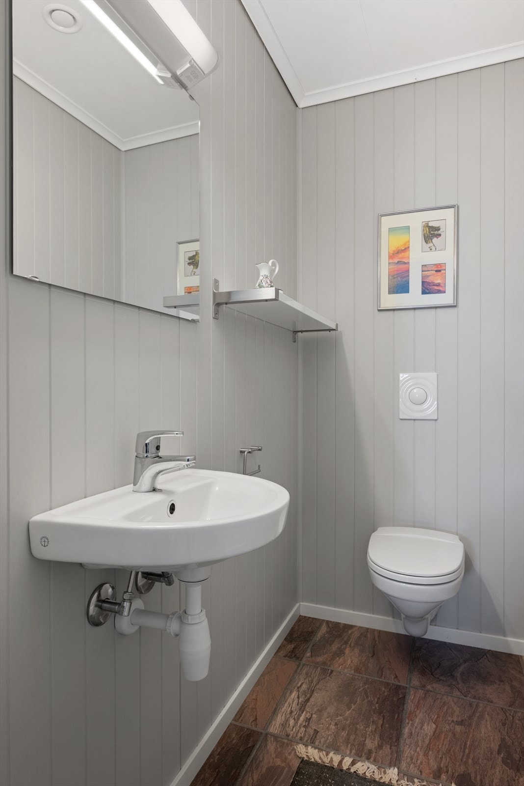 Separat toalettrom i tilknytning til hall. Galleribilde