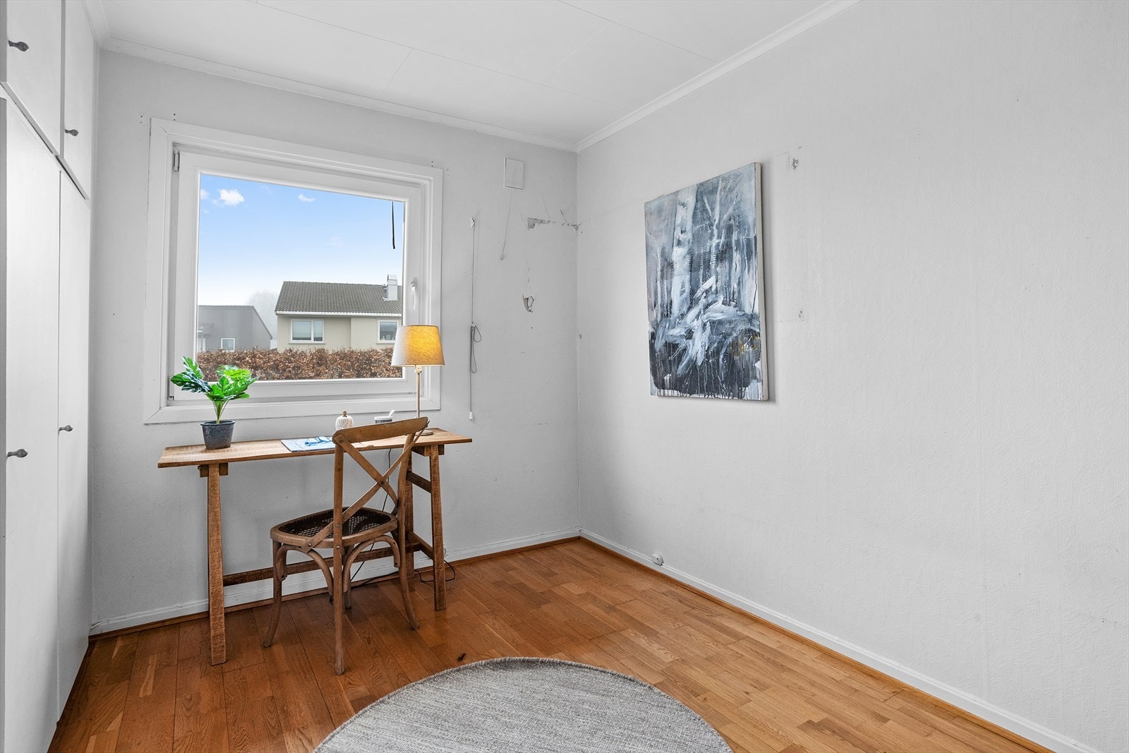 Også det tredje soverommet har garderobeskap. Galleribilde