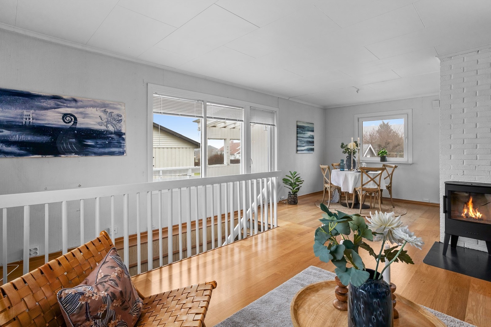 Her kan du møblere i flere "avdelinger". Her er det plass til spisestuebord hvor man kan samle familie og venner til hyggelig samvær. Galleribilde