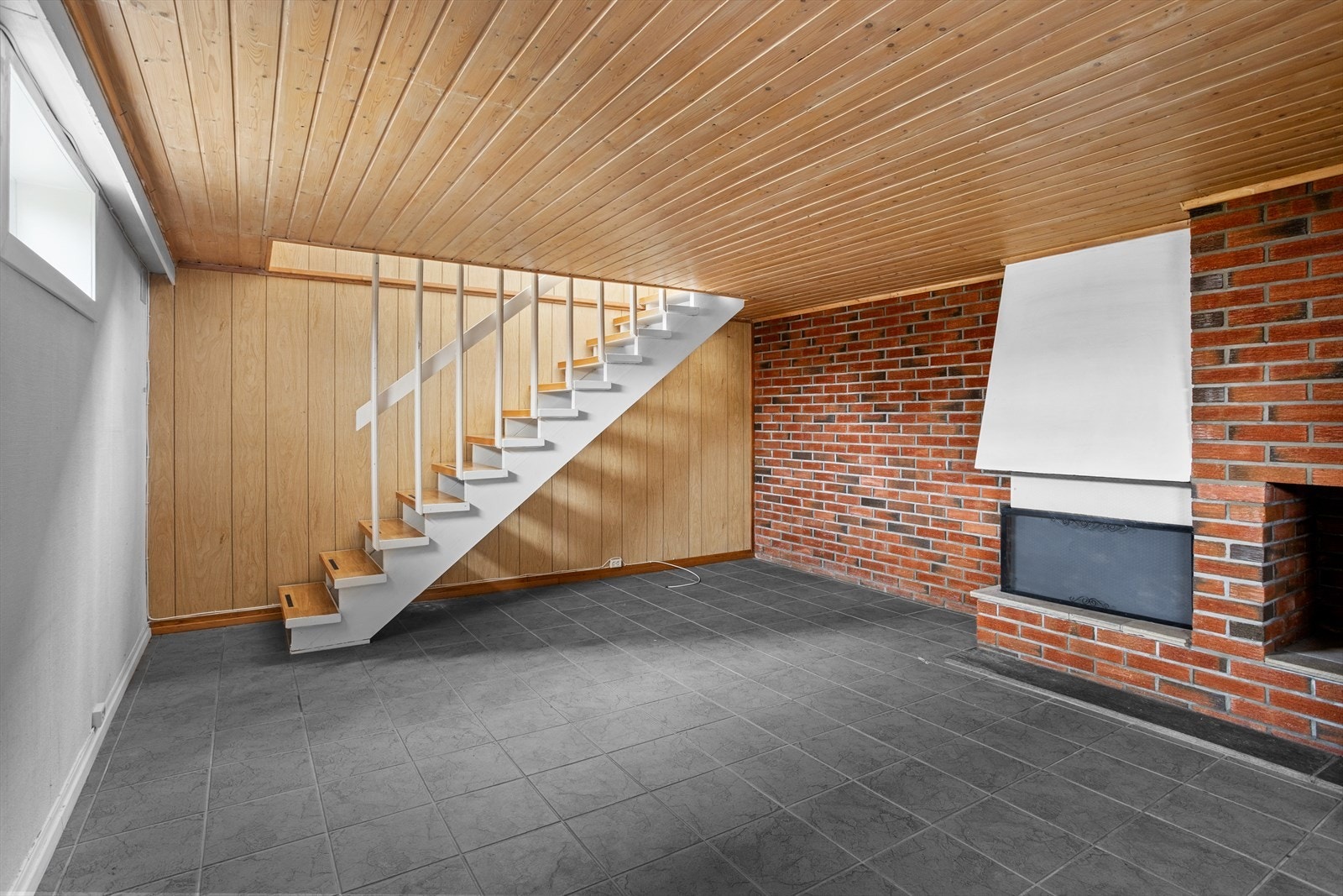 Ildstedet i kjelleren er blendet pga. at det ikke er i funksjon. Galleribilde