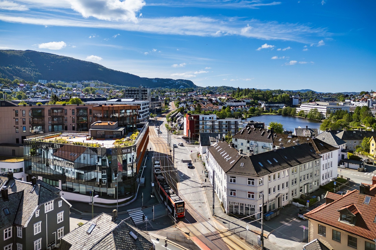 - Bybanen, søndagsåpen Bunnpris, Spar, Kiwi og Godt Brød som nærmeste naboer - Galleribilde